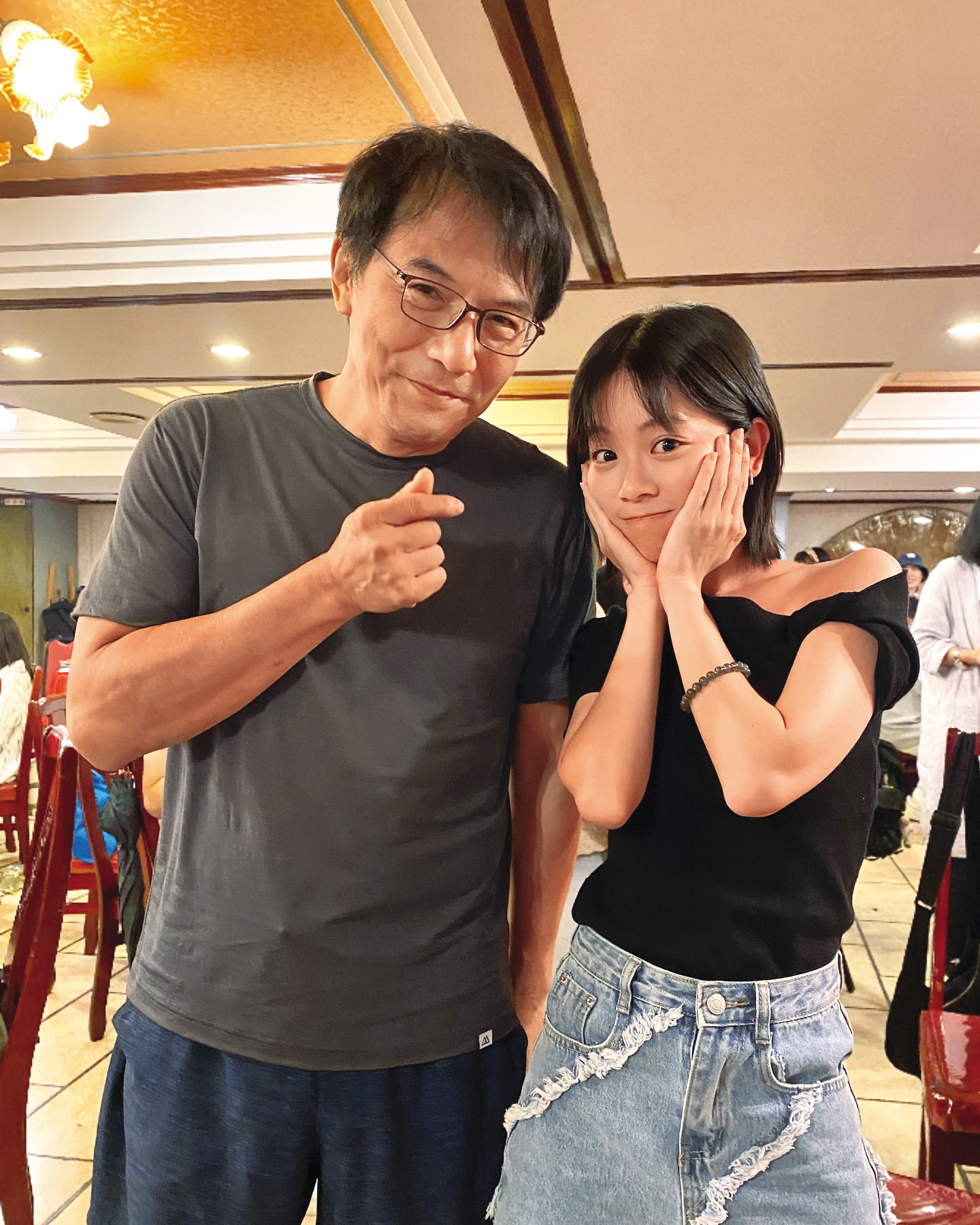 對於每次演出機會,程雅晨(右)非常珍惜,去年她和戴立忍(左)合作,也獲益良多。(翻攝自程雅晨IG)