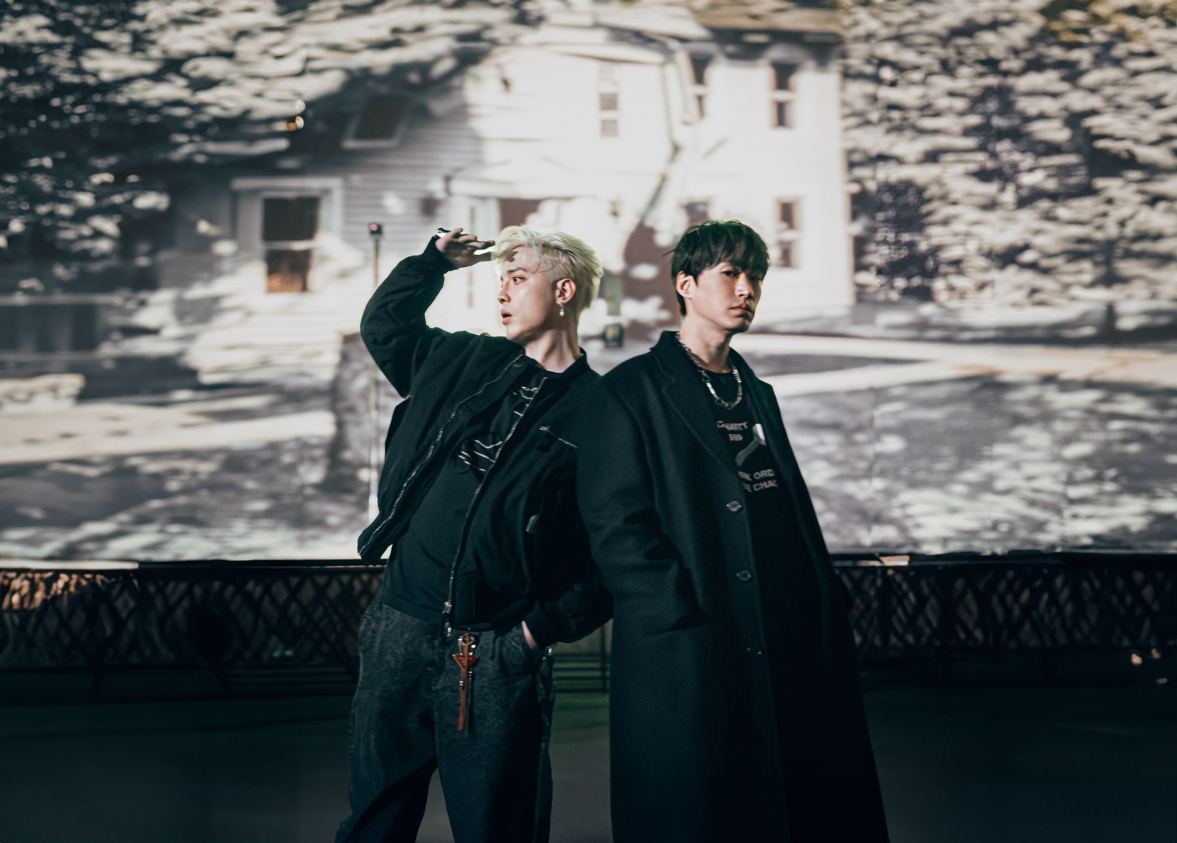 TABLO ft. J.Sheon的新單曲〈1000 YEARS (千年)〉和MV,於3/29正式上架。(索尼音樂提供)