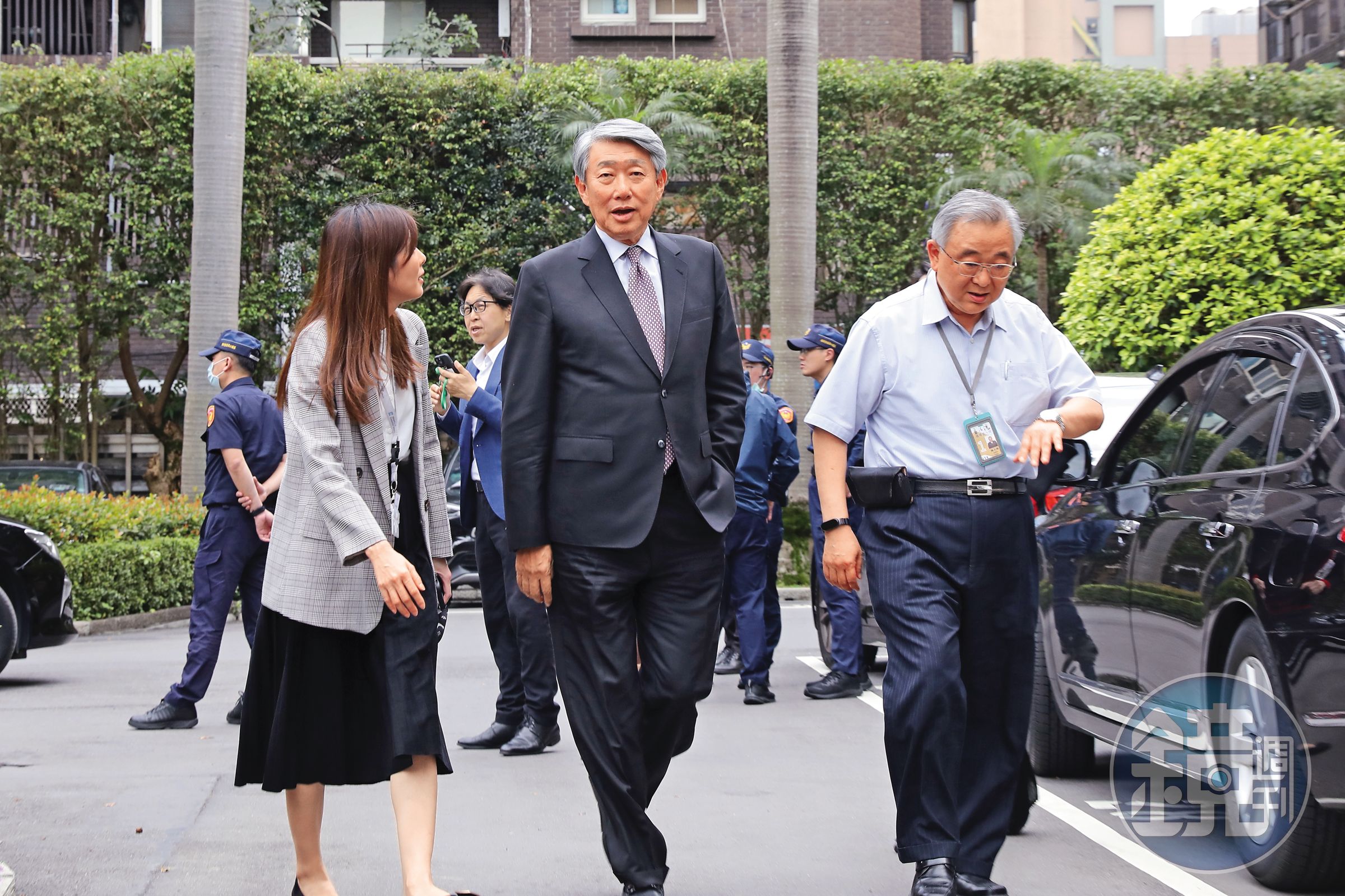 經濟部長郭智輝被問及川普稱台積電投資3000億美元一事，一度回說「假訊息」。（本刊資料照）