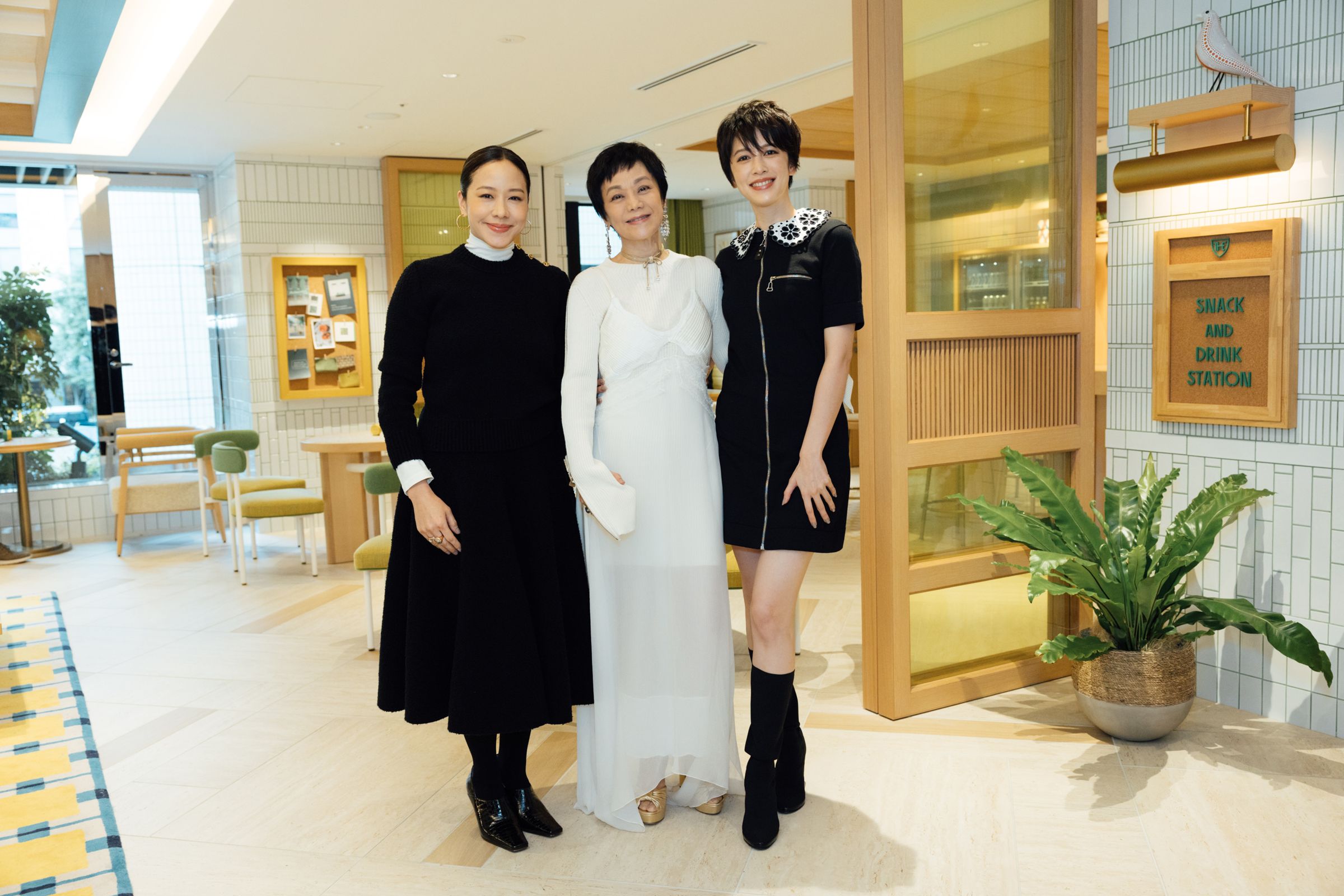 張艾嘉、林嘉欣、劉奕兒在東京「母女團圓」劇組在東京影展紅毯合體,期待能代表台灣在主競賽奪得好成績。(東昊提供)