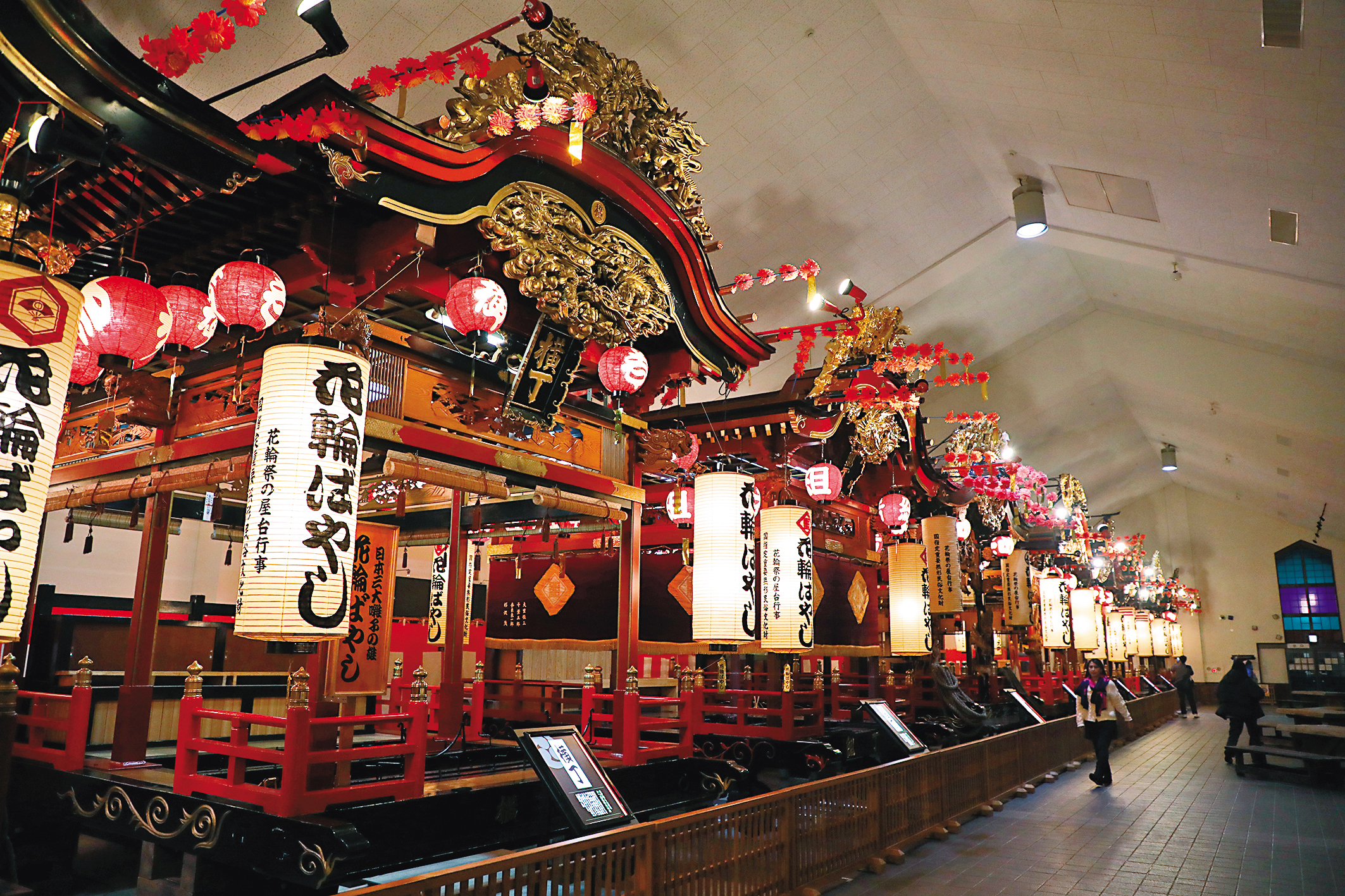 鹿角道路休息站Antler還附設「花輪囃子祭典展示館」，可以欣賞秋田民俗的另一要角。