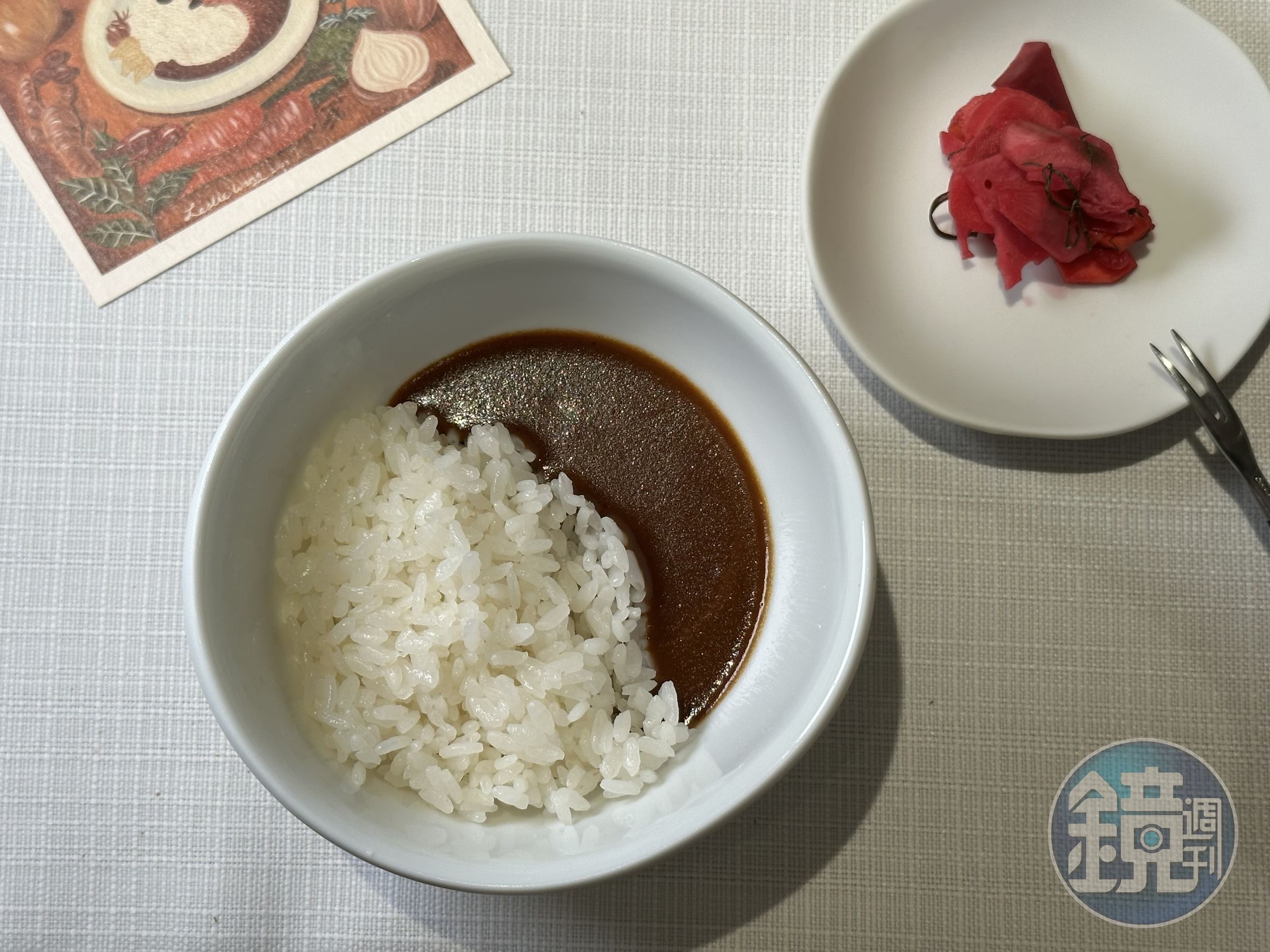 「李氏咖哩」吃得到巧克力的苦甘味,米飯飽實有Q度。(4,280元套餐菜色)