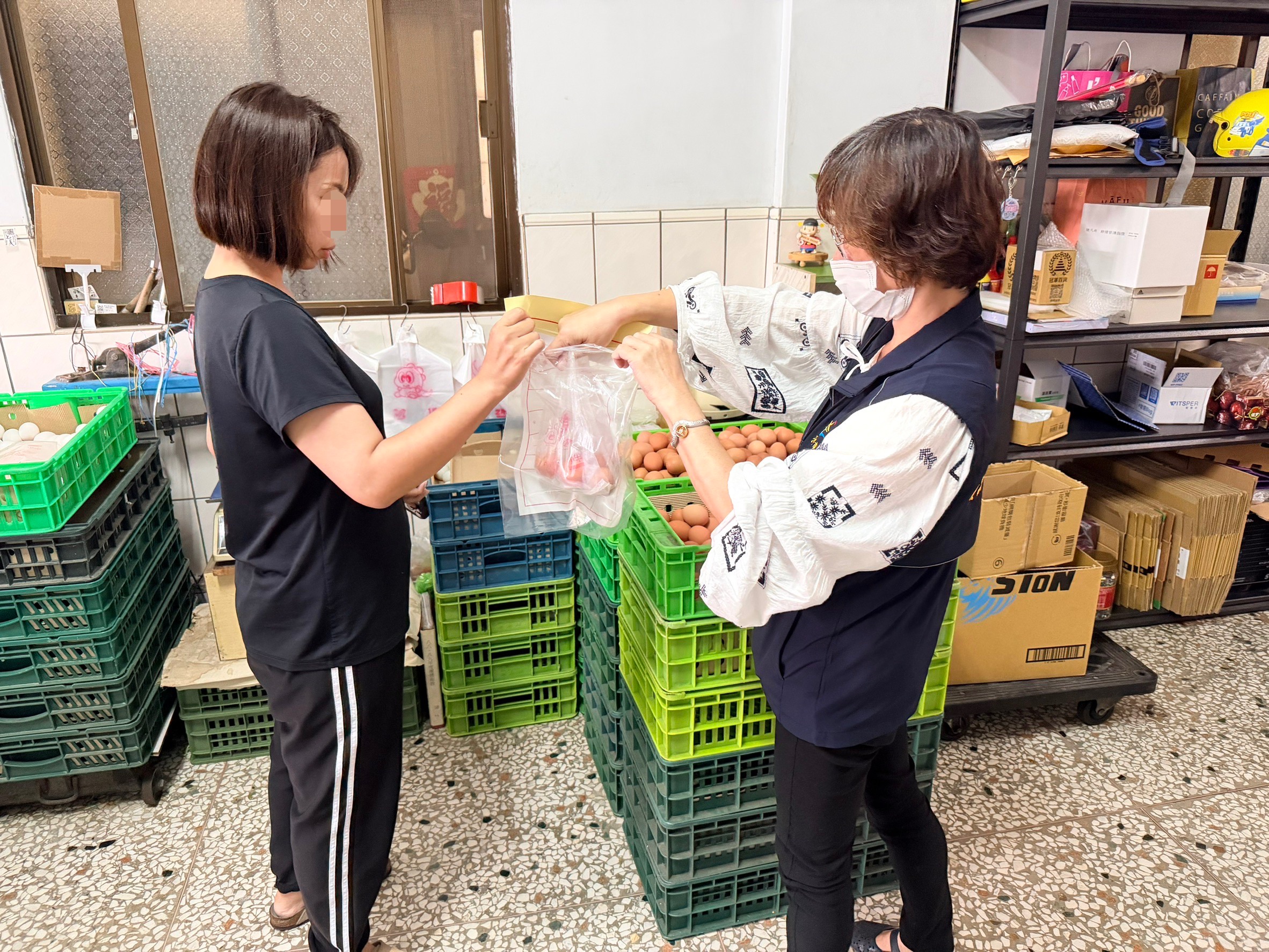 台中龍忠蛋行向彰化文雅畜牧場進貨芬普尼蛋，負責人遭檢方複訊後諭令以20萬元交保，業者喊冤很無辜。（台中市政府提供）