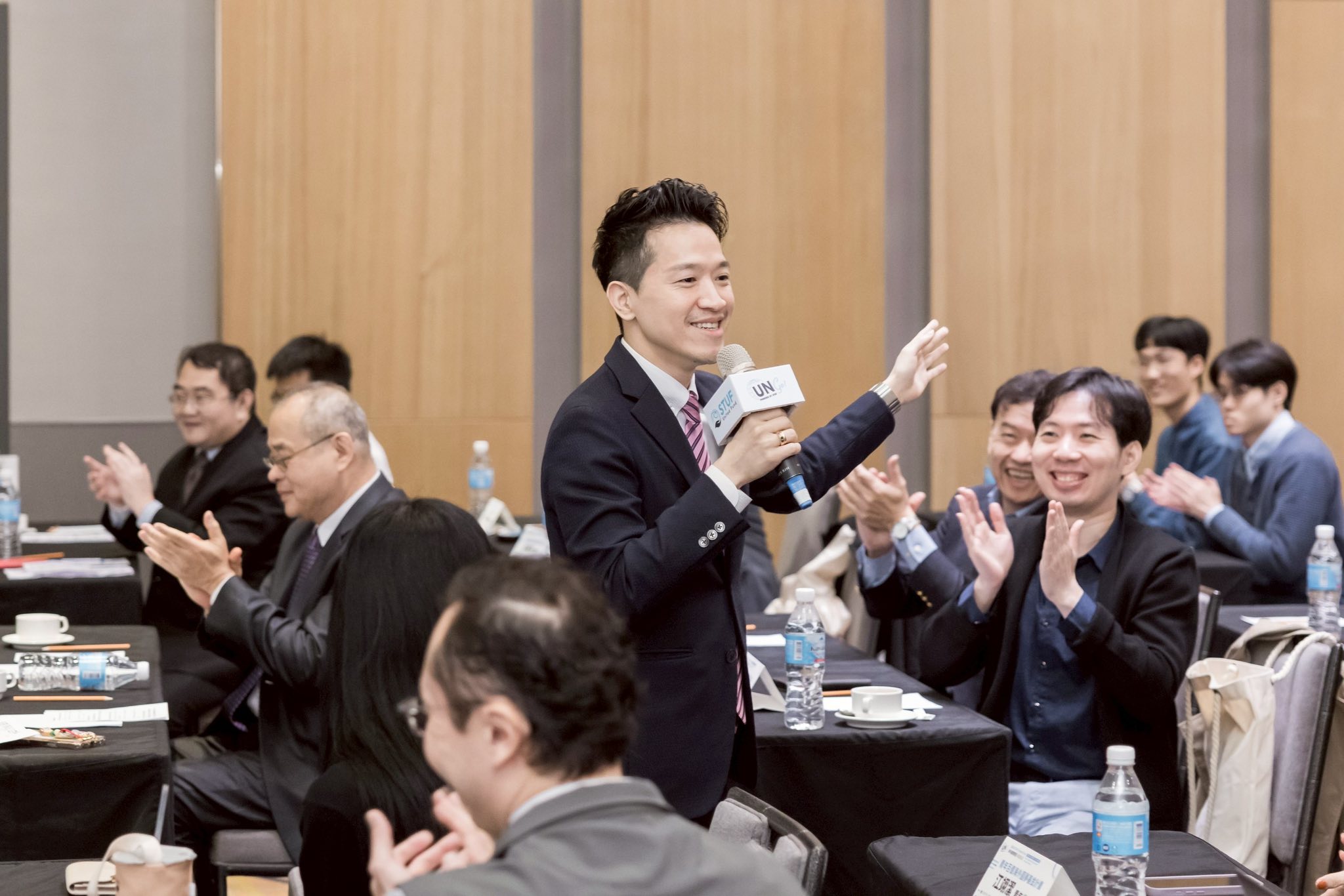何志偉表態會全力支持黃世杰。(翻攝自何志偉臉書)