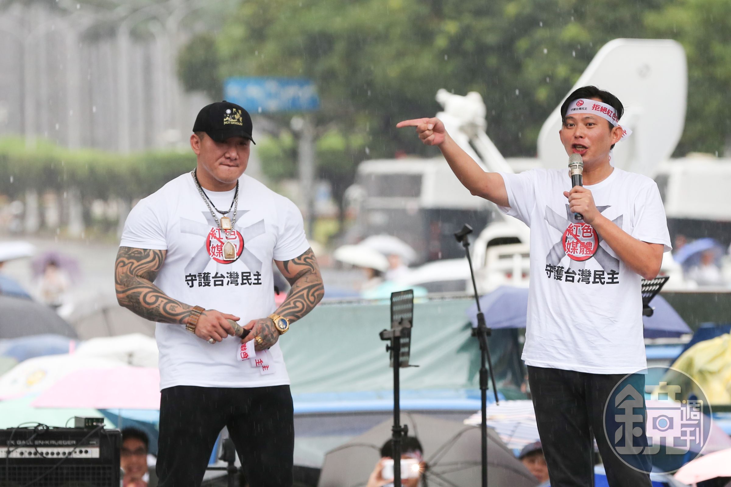 館長、黃國昌被認為在許多議題上的立場與過往的自己相左,例如館長當年反紅媒,最近卻和他反的中天和解、合作。(本刊資料照)