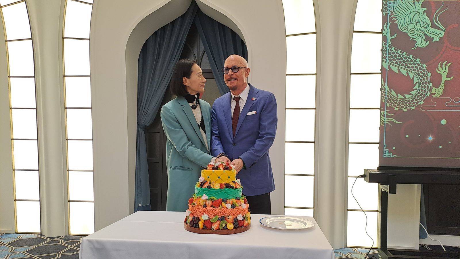 坣娜曾說老公薛智偉讓她不必一直表現堅強。(翻攝薛智偉坣娜猶台文化交流協會臉書)