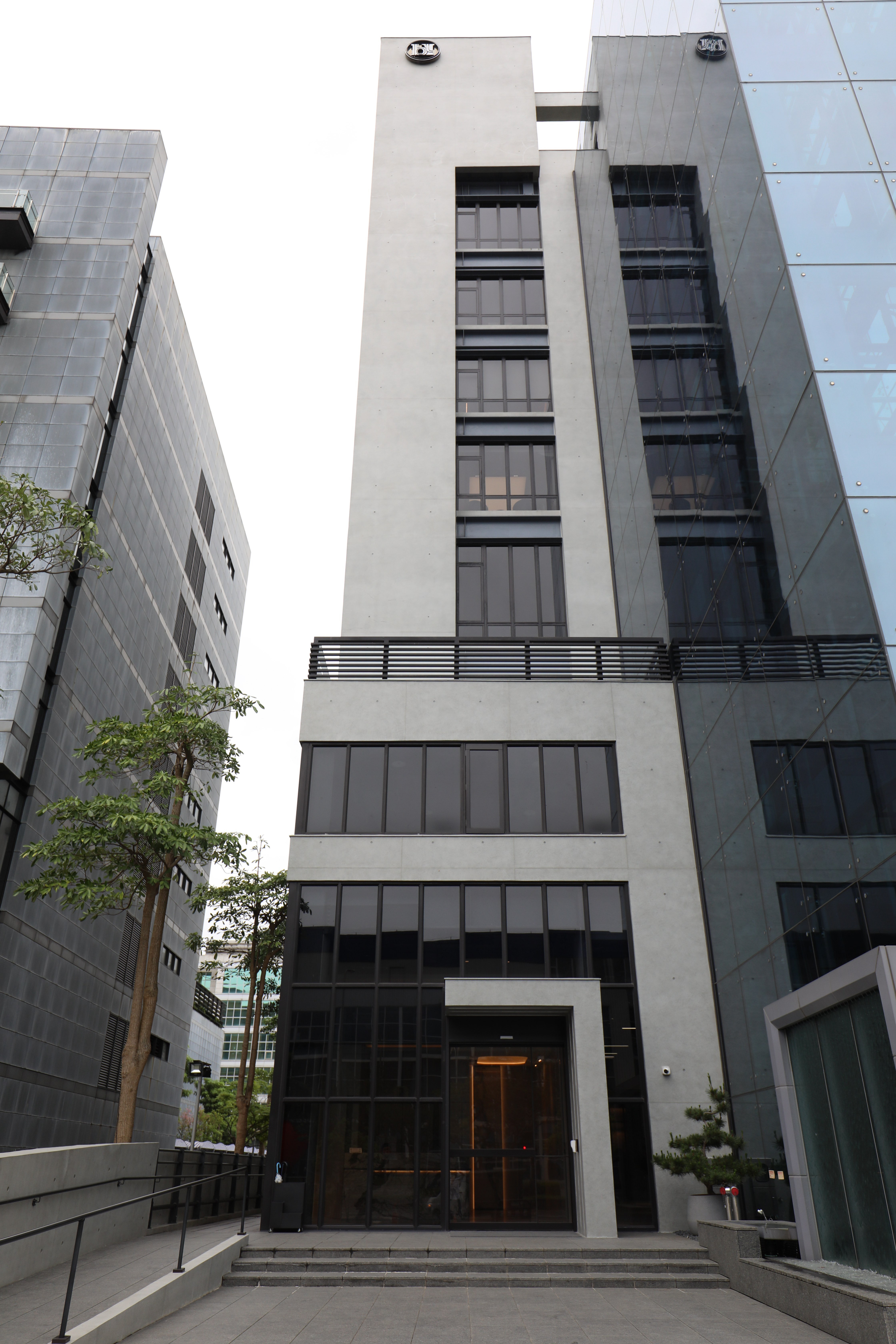 日本東京預約困難餐廳「NO CODE」創辦人米澤文雄主廚與台灣哈博集團攜手合作,插旗台北內湖。