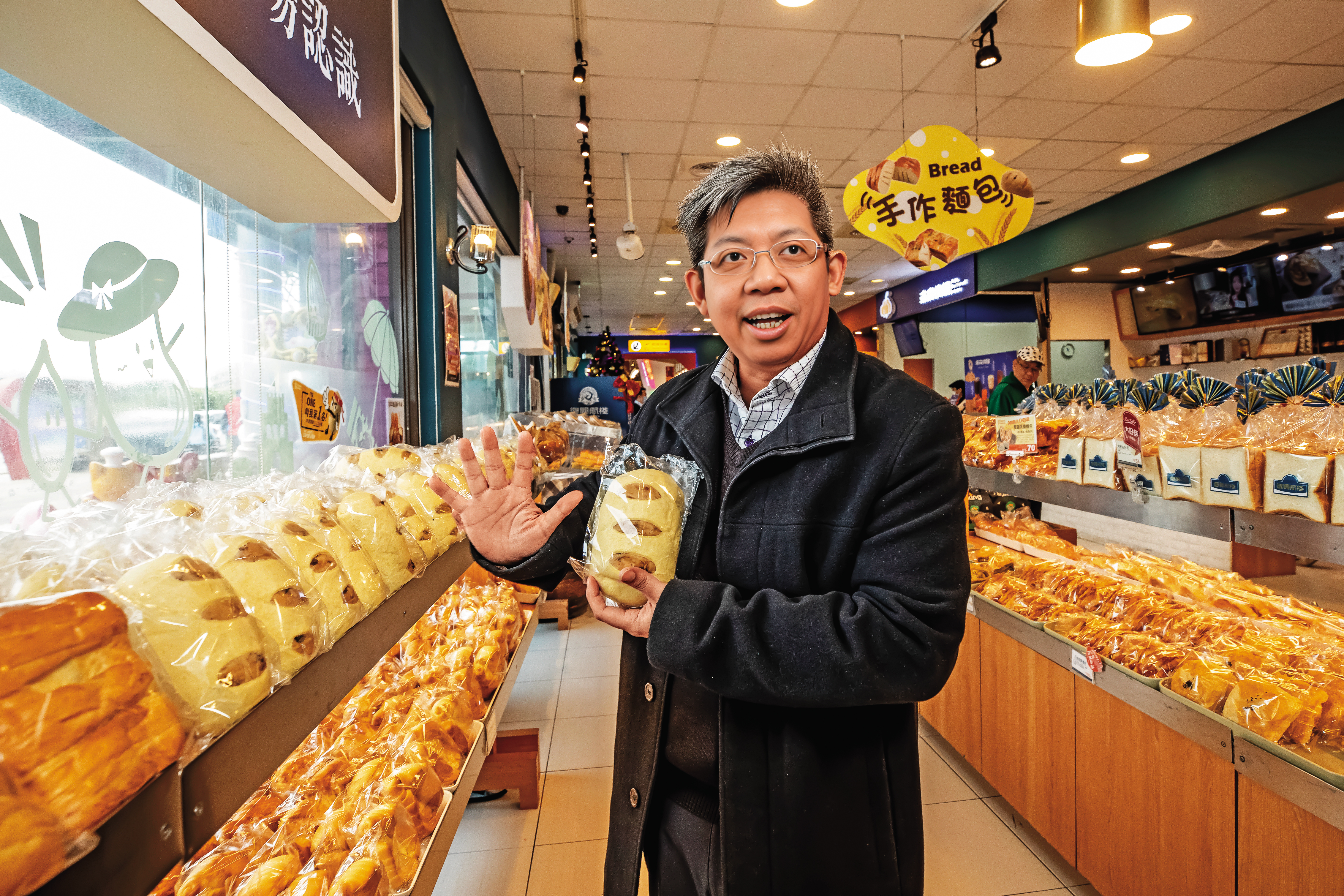 中保科董座林建涵布局餐飲，要代工、品牌併進。圖為復興航棧烘焙坊。