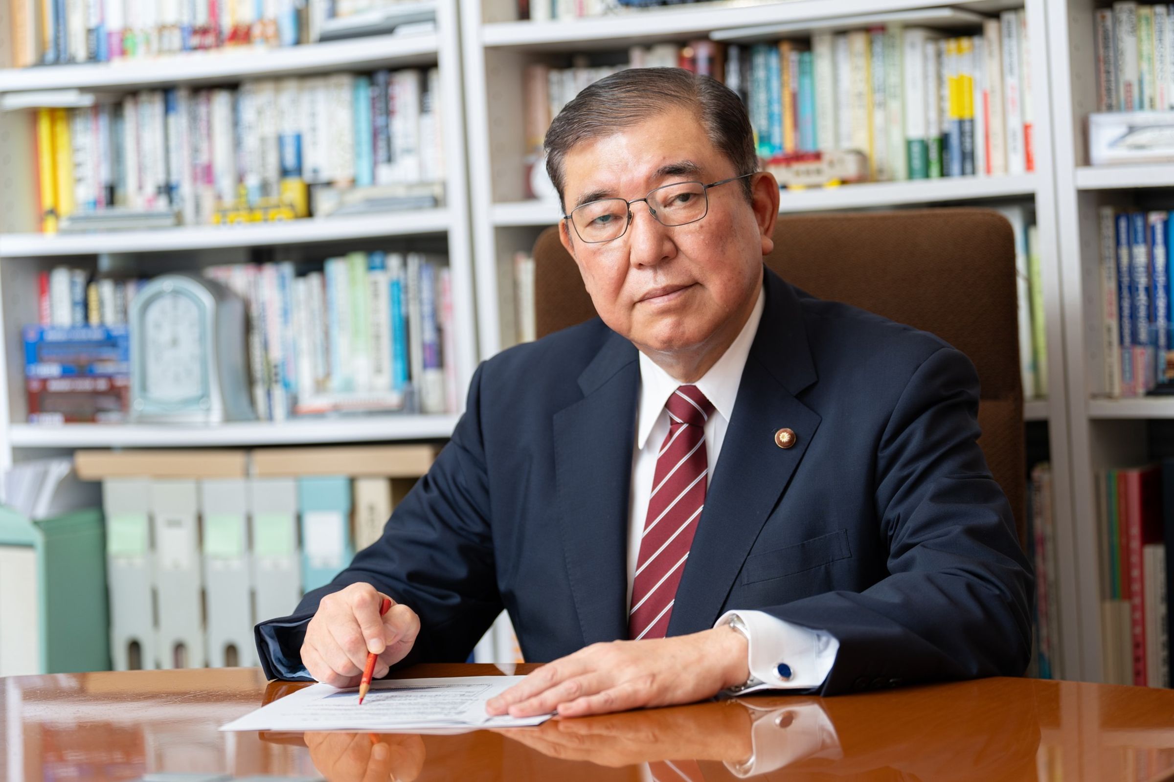 日本新首相誕生!石破茂5度闖關,終奪自民黨總裁大位。(翻自石破茂臉書)