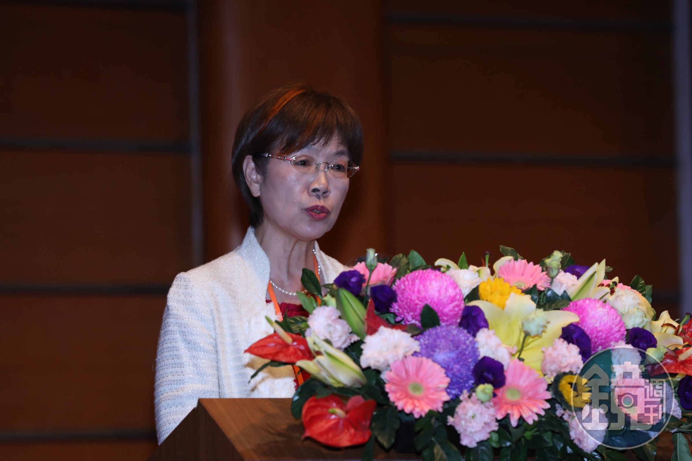 全國律師聯合會理事長尤美女表示，政府已制定《人工智慧科研發發展指引》，有助於減少運用AI所帶來的負面影響。