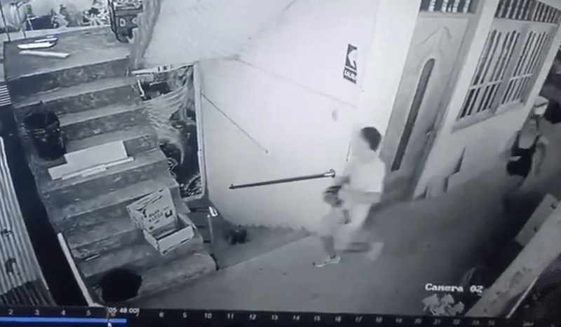 秘魯一對情侶在擁抱時不慎墜樓，釀成1死1傷的悲劇。（翻攝自X）