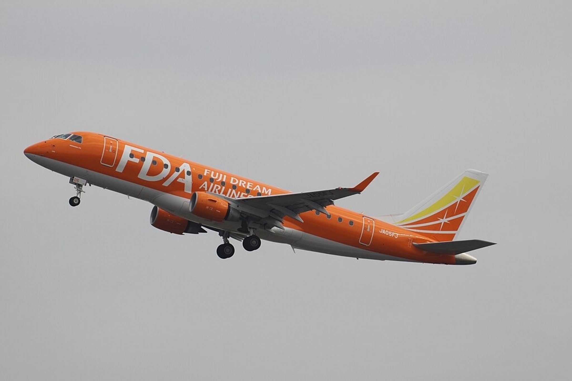 日本富士夢幻航空一架客機今起飛後,因機輪無法收起緊急返航。示意圖,非當事飛機。(翻攝自維基百科)
