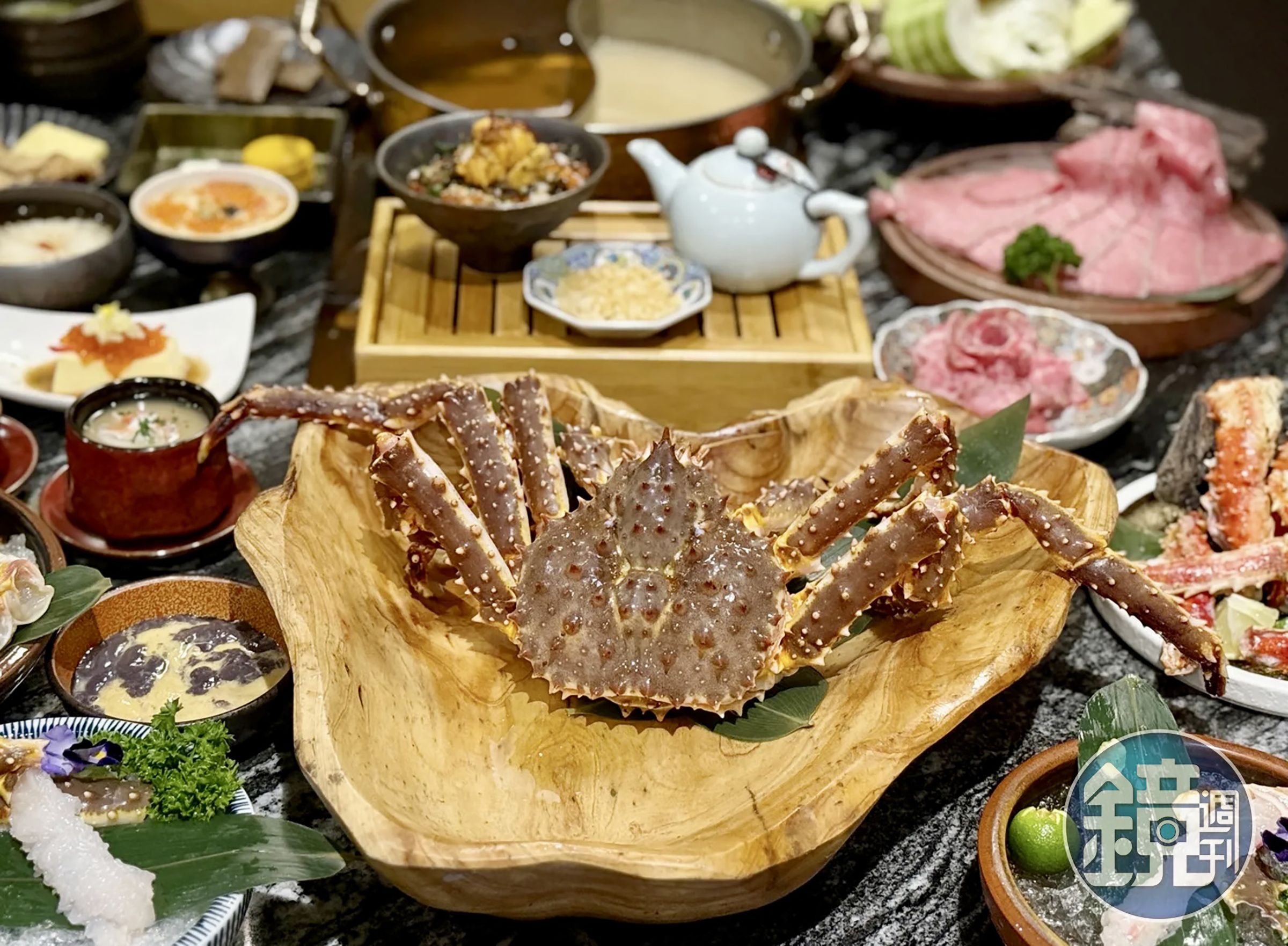 二本松涮涮屋推出秋季期間限定「日本極上帝王蟹雙人套餐」,海陸雙饗超奢華。