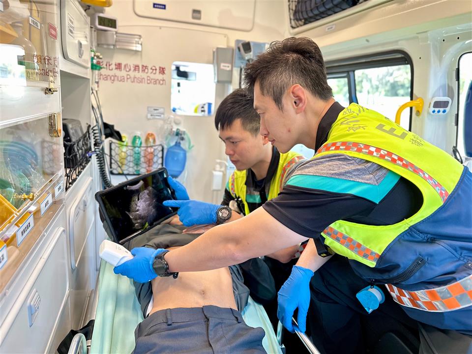 高級救護技術員（EMT-P）搭配進階急救器材，讓急救成功率大幅提升。（圖／彰化縣政府提供）