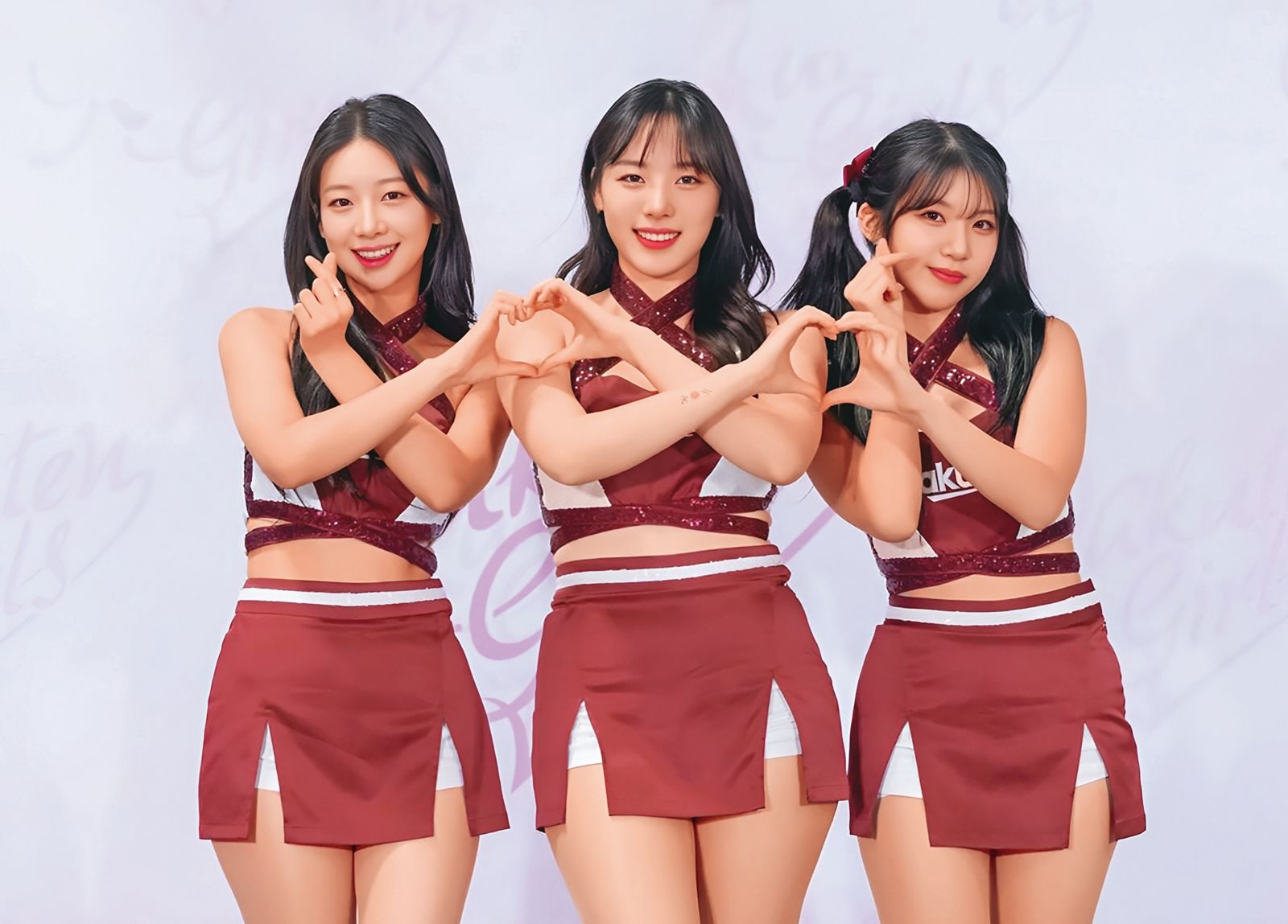 禹洙漢（左起）、河智媛、廉世彬組成「樂天韓援三本柱」來台發展。（翻攝自Rakuten Girls臉書）