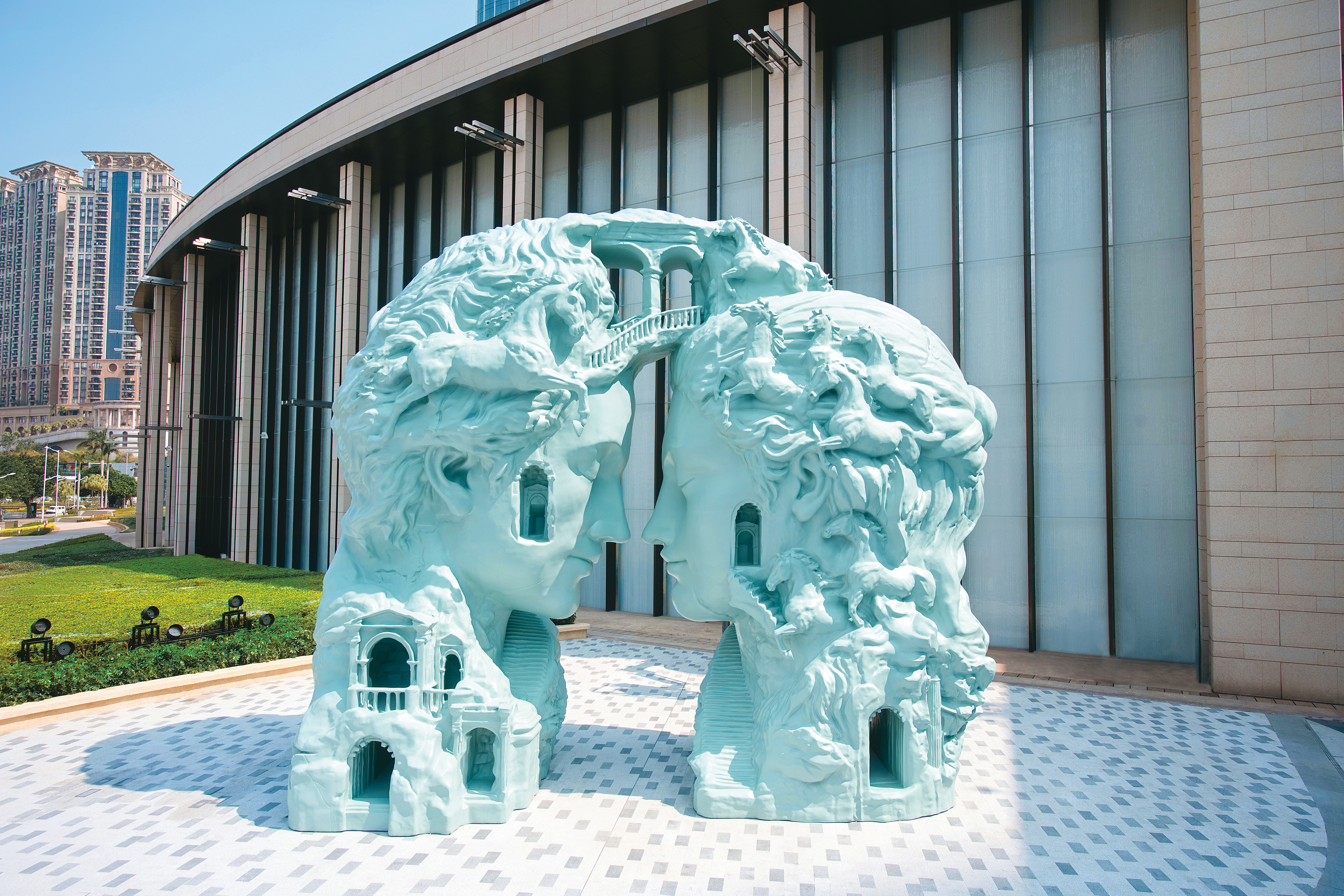 新濠天地的《夢幻之門》巨型藝術品成為進入這座度假村的象徵性入口。（新濠天地提供）