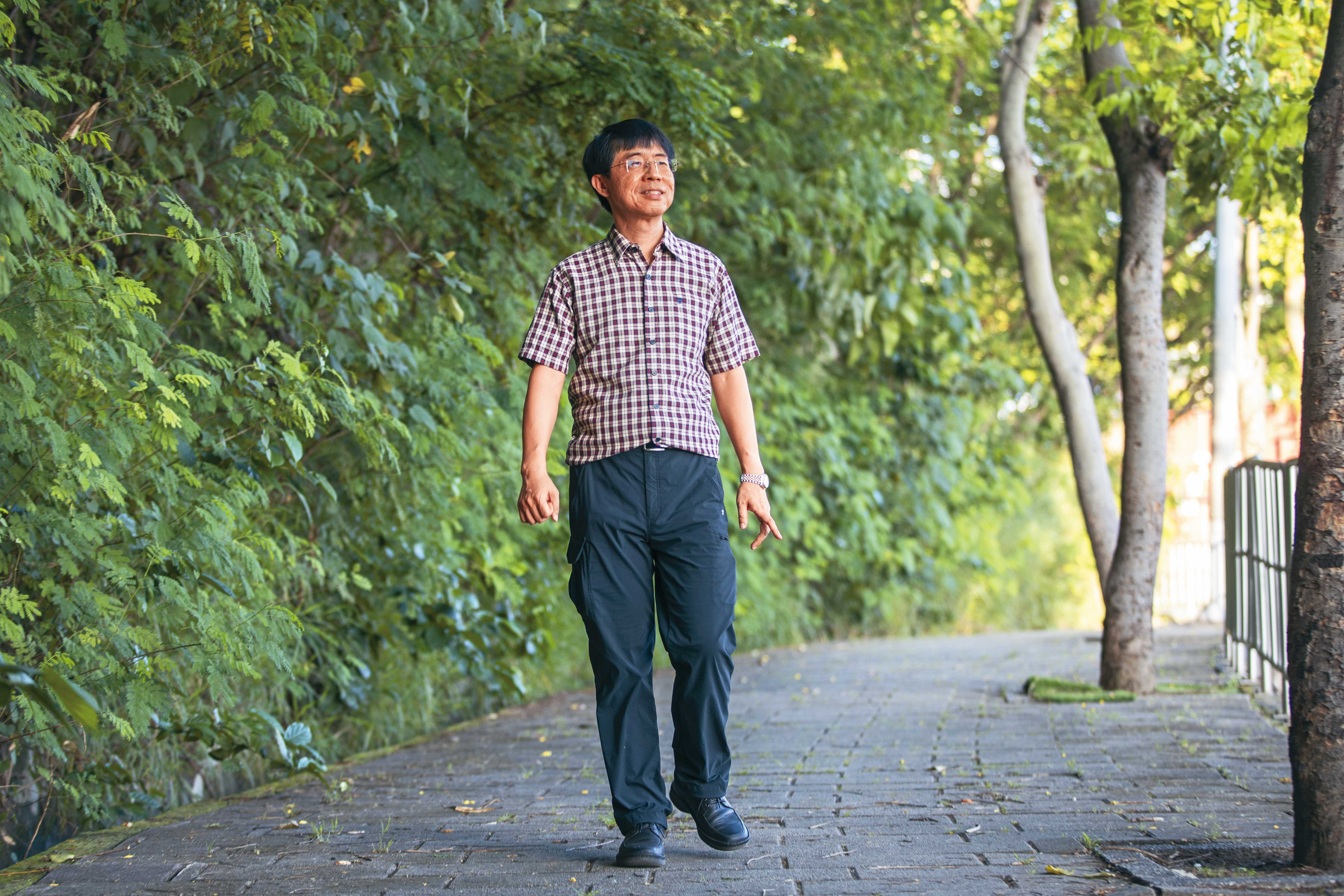 邱涵能把身家全數押寶在波克夏上，每年只需檢視季報和財報，退休生活愜意。