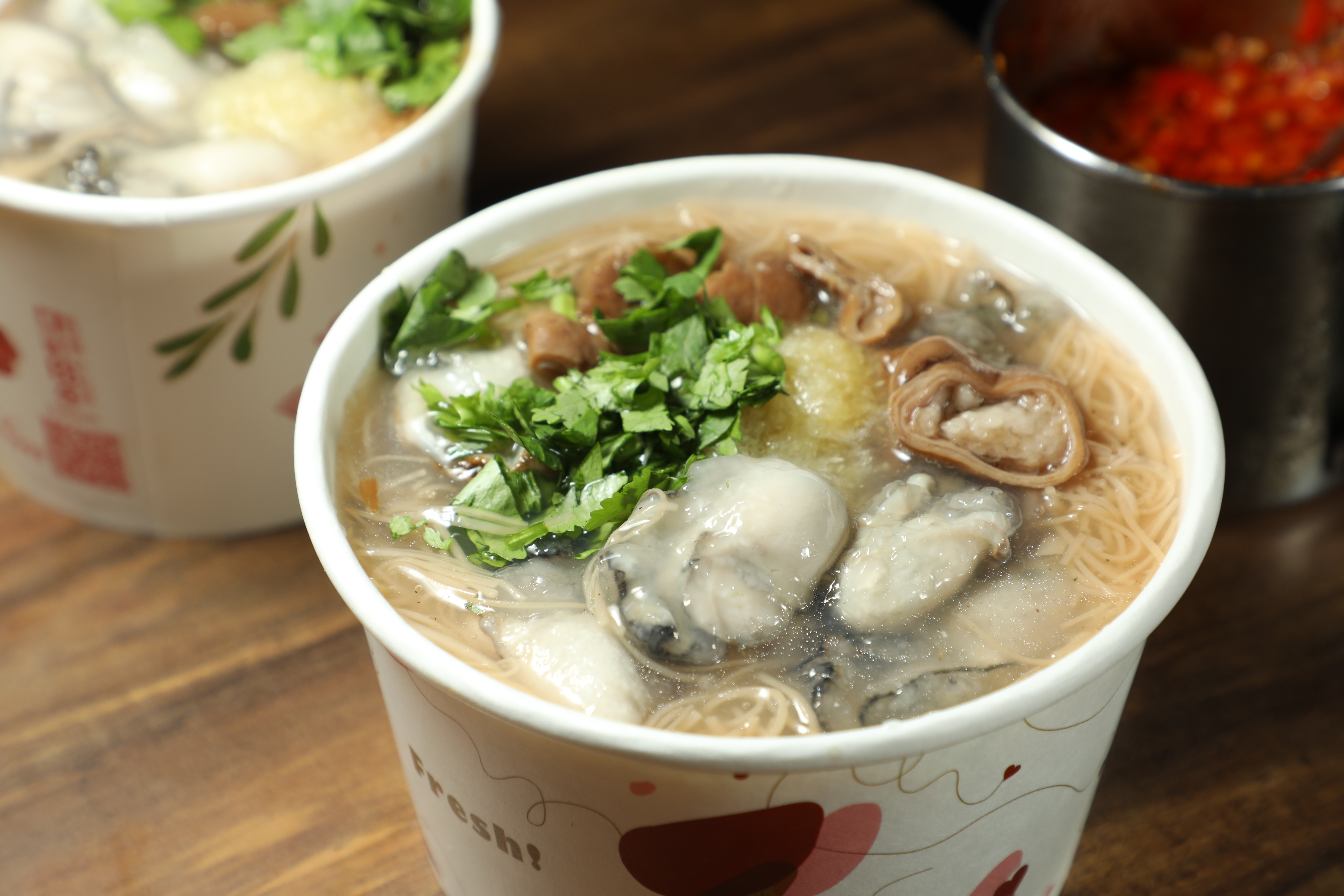 「深丘大腸蚵仔麵線」是許多在地人的私房愛店。（何宗昇攝）