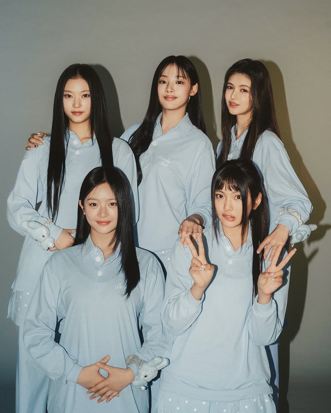 NewJeans為5人女團,出道便獲得眾多喜愛,但因合約問題已11個月未有任何活動。(翻攝Instagram@newjeans_official)