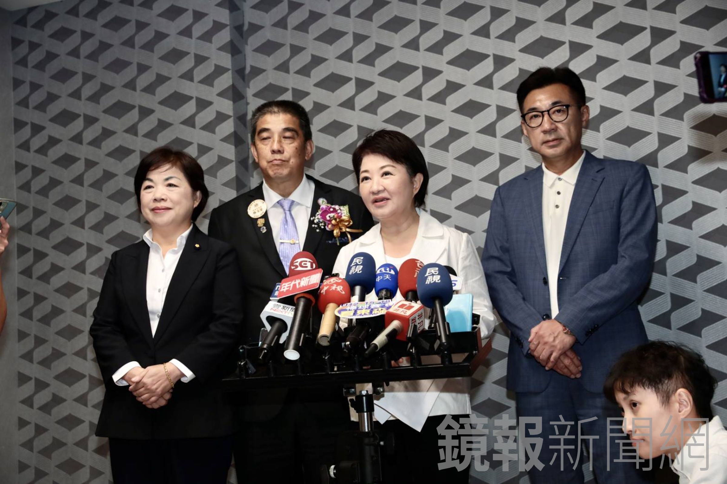 盧秀燕表態不選國民黨主席，陳鳳馨直言她2028年會後悔。（鏡報林煒凱）