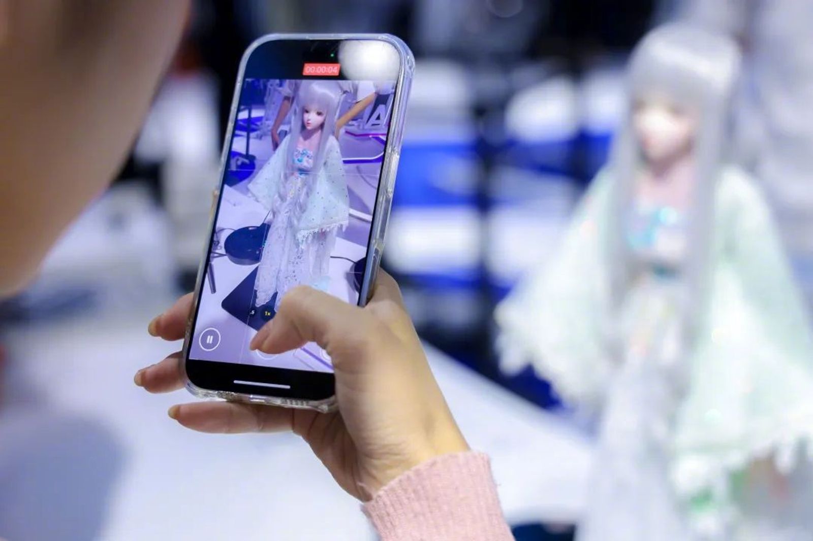 全球首款「女團機器人」拍賣4萬成交可自選聲音性格網吐槽：買來幹嘛