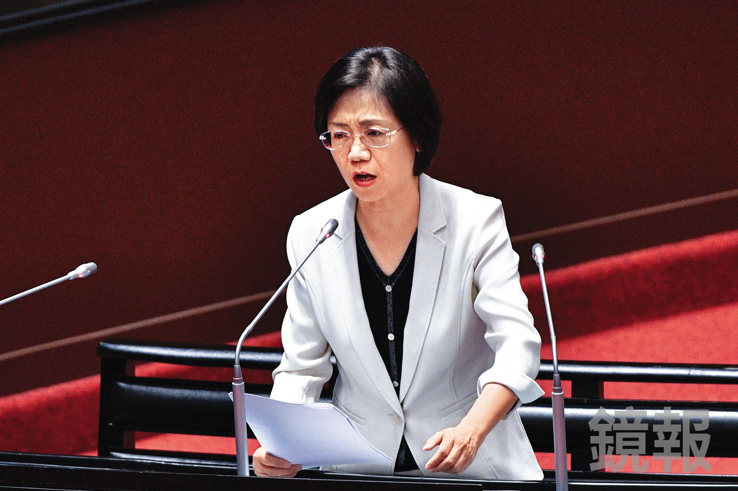 國民黨立委翁曉玲（圖）提案將總統賴清德的國務機要費全數刪凍，此舉波及政府向各家庇護工場採購的中秋禮盒訂單，引發輿論反彈。（鏡報李智為）