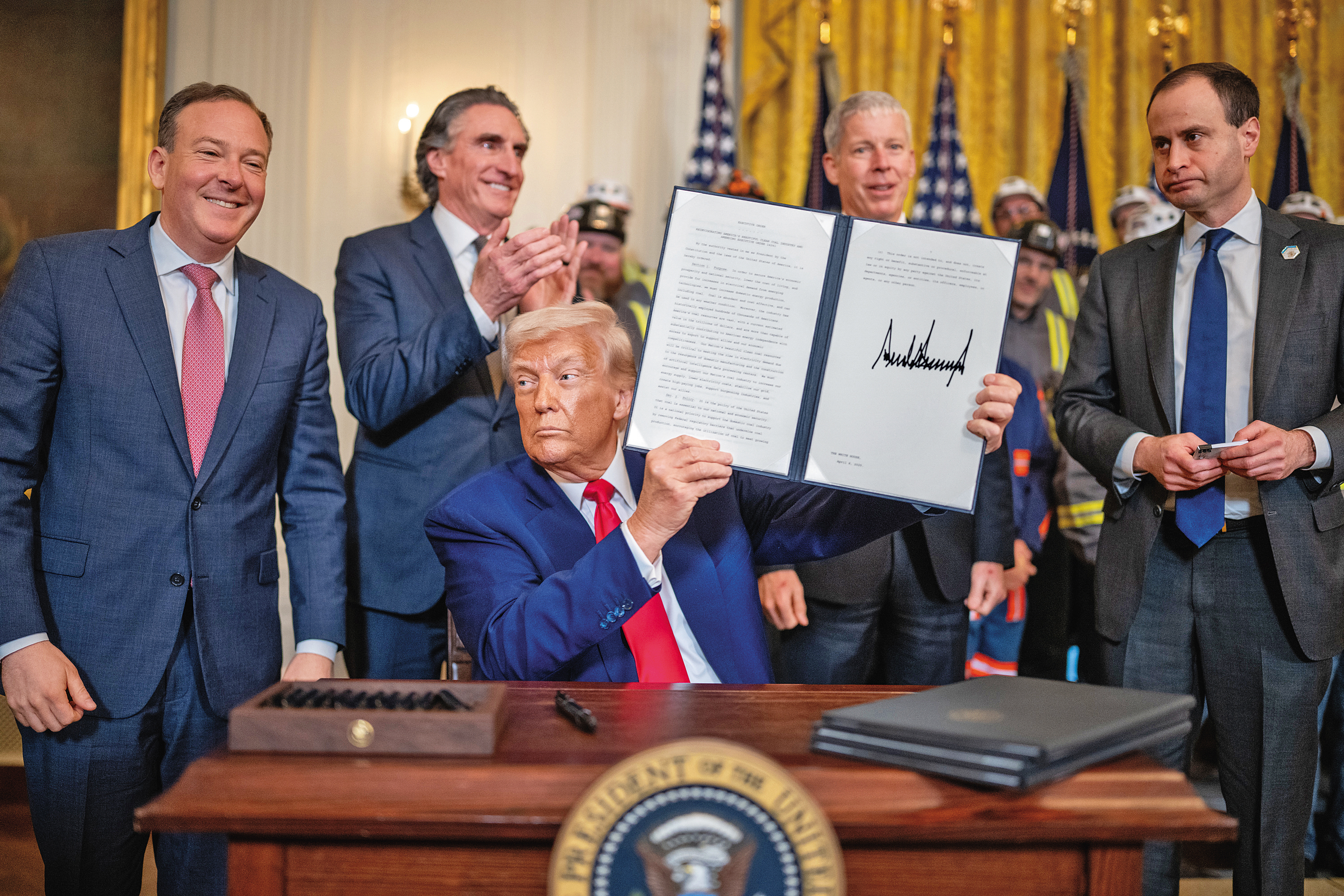 川普祭出移民緊縮，大量高階人才恐因此流出美國。（翻攝白宮臉書）