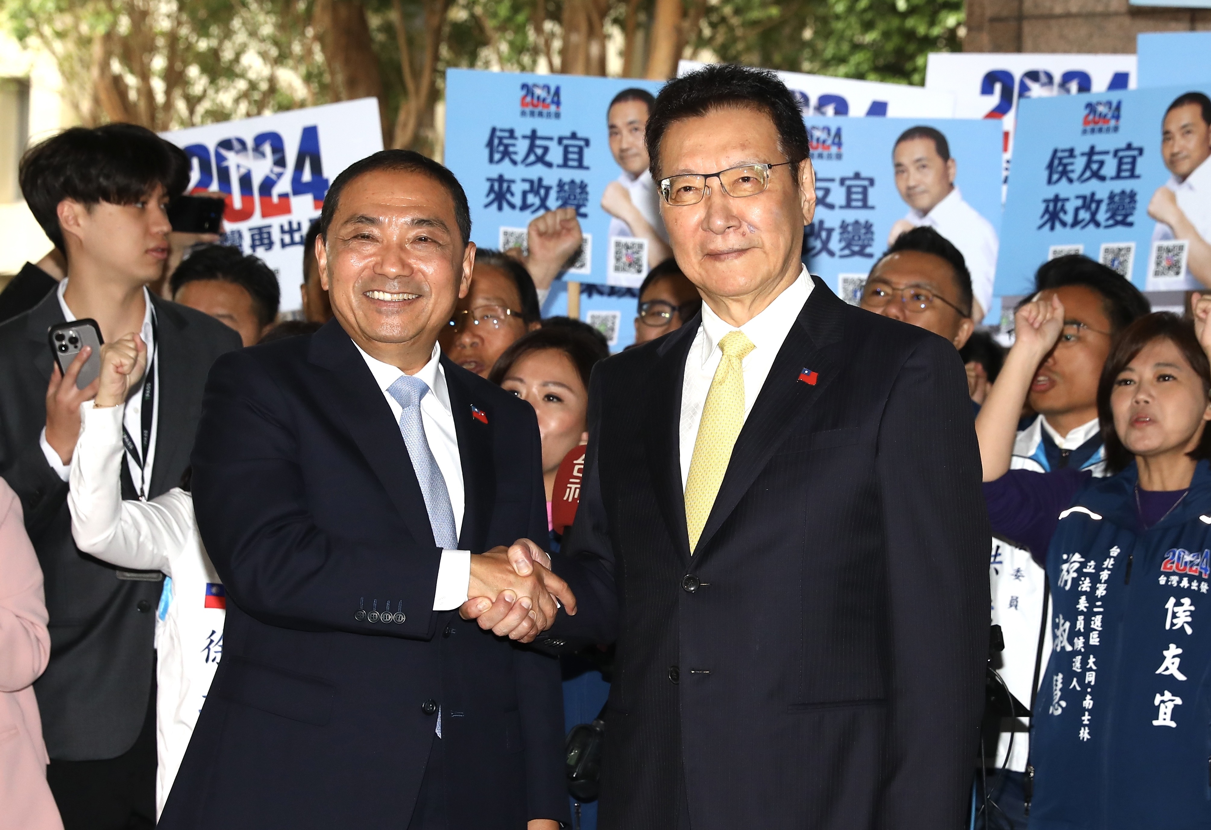 副總統參選人趙少康會擔任侯友宜副手,與天王周杰倫有關。