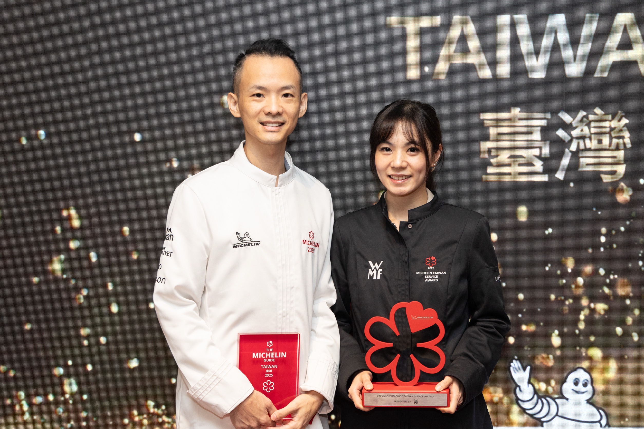 新銳主廚蔡中和(左)於2023年開設Fine Dining餐廳「方蒔」,2025年拿下一星;太太陳玉錡(右)則榮獲特別獎項中的服務大獎。