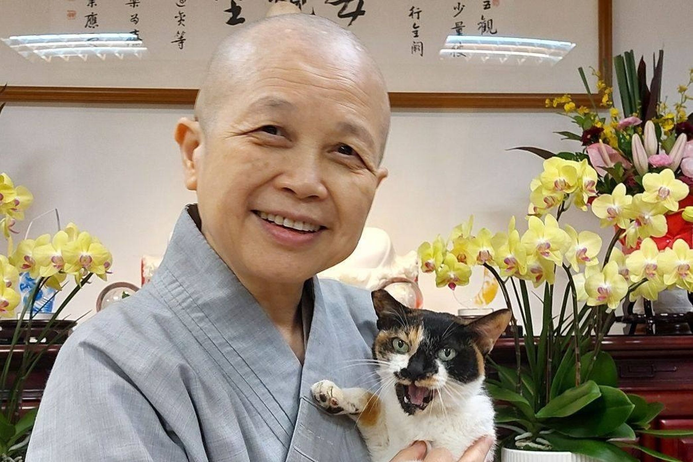 釋昭慧法師於臉書開砲,認為行憲紀念日(實為耶誕節)12月25日放假,卻忽略佛誕節。(翻攝自釋昭慧臉書)