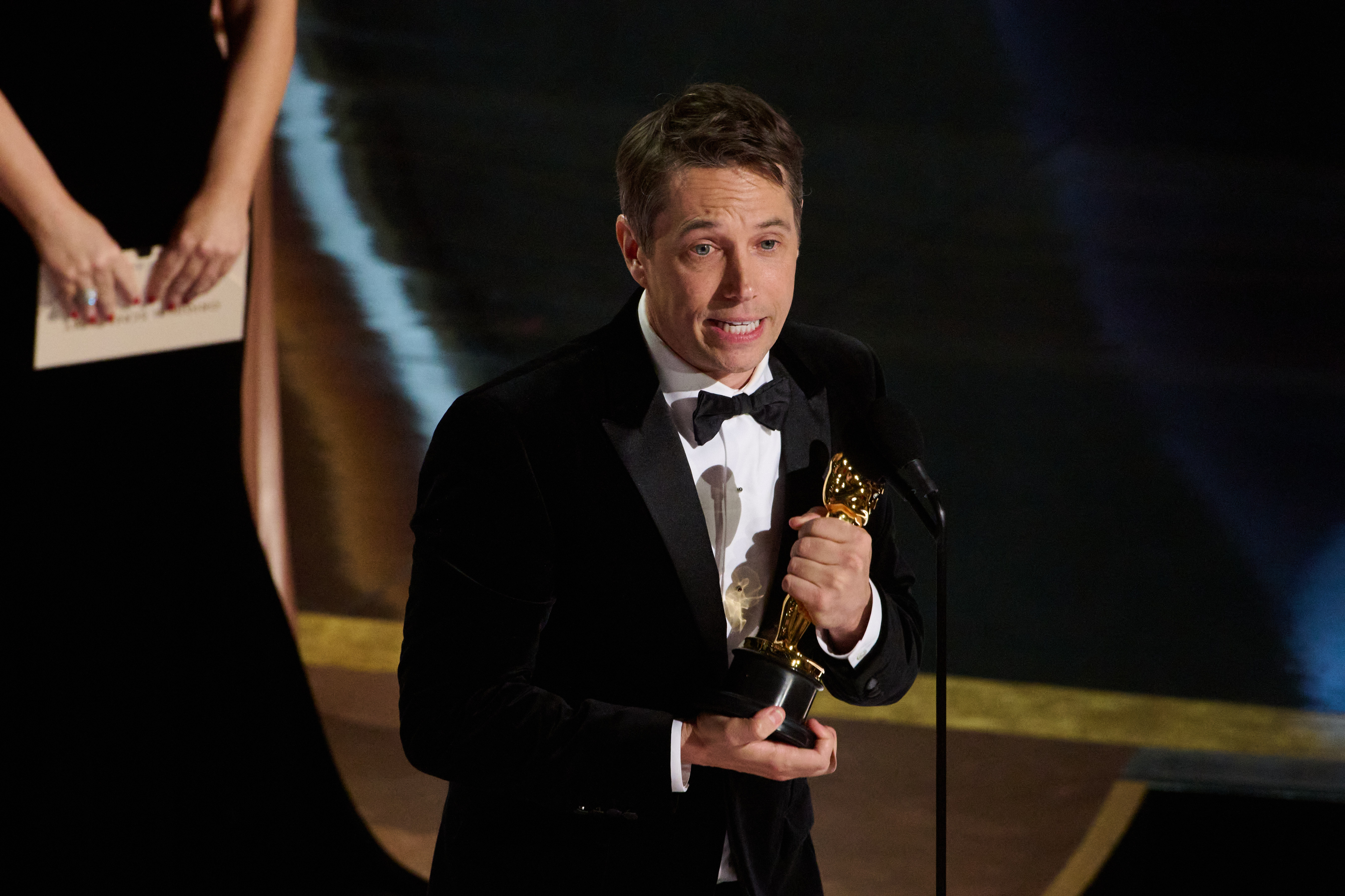 導演西恩貝克，一口氣拿下最佳影片、導演、原創劇本、剪輯等。（Phil McCarten 攝 / The Academy提供）