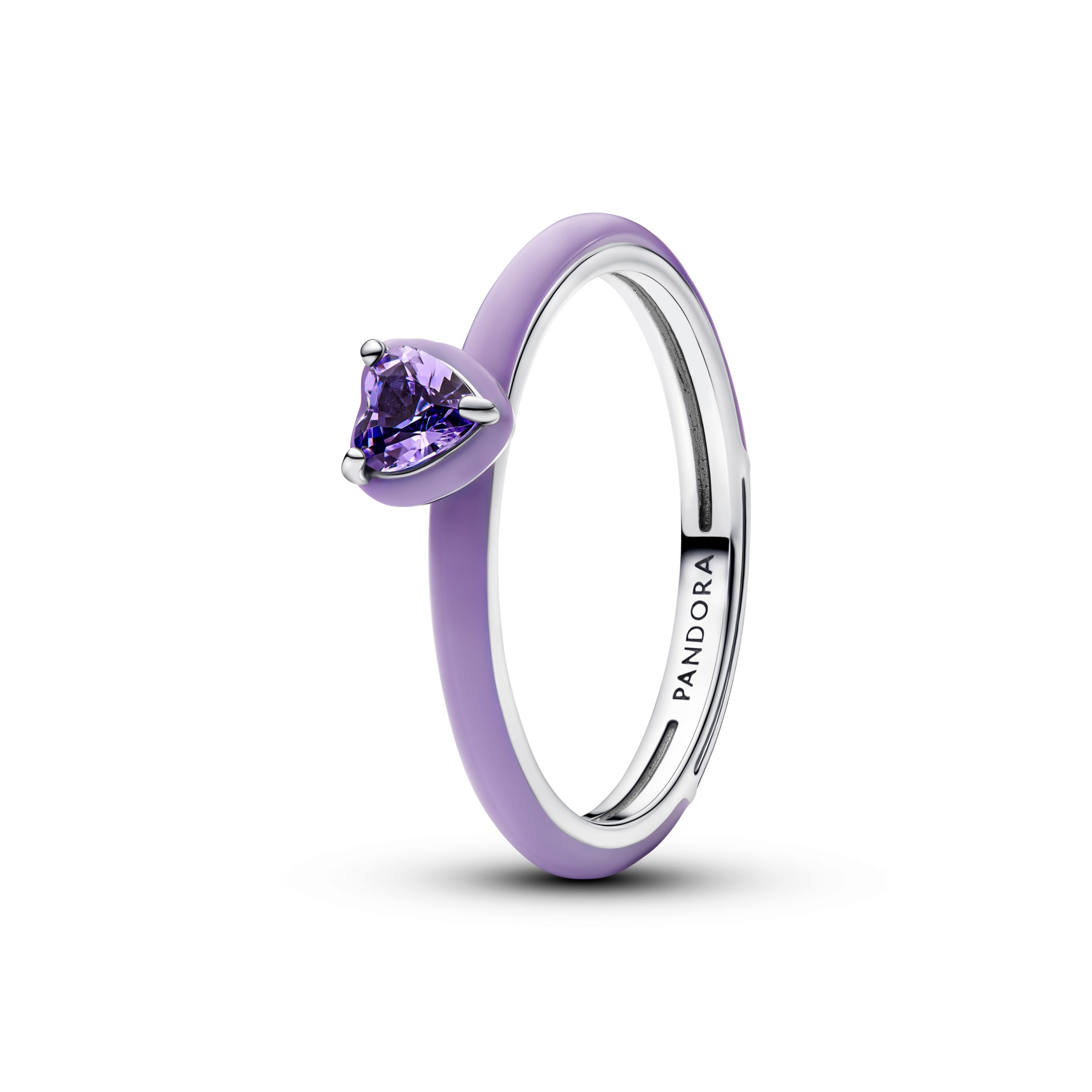 紫色脈輪之心戒指。NT$1,580(PANDORA提供)