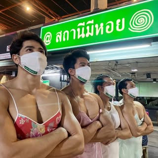 曼谷知名餐廳「猛男海鮮」宣布熄燈,將另尋新店址。(翻攝自sathaneemeehoi IG)