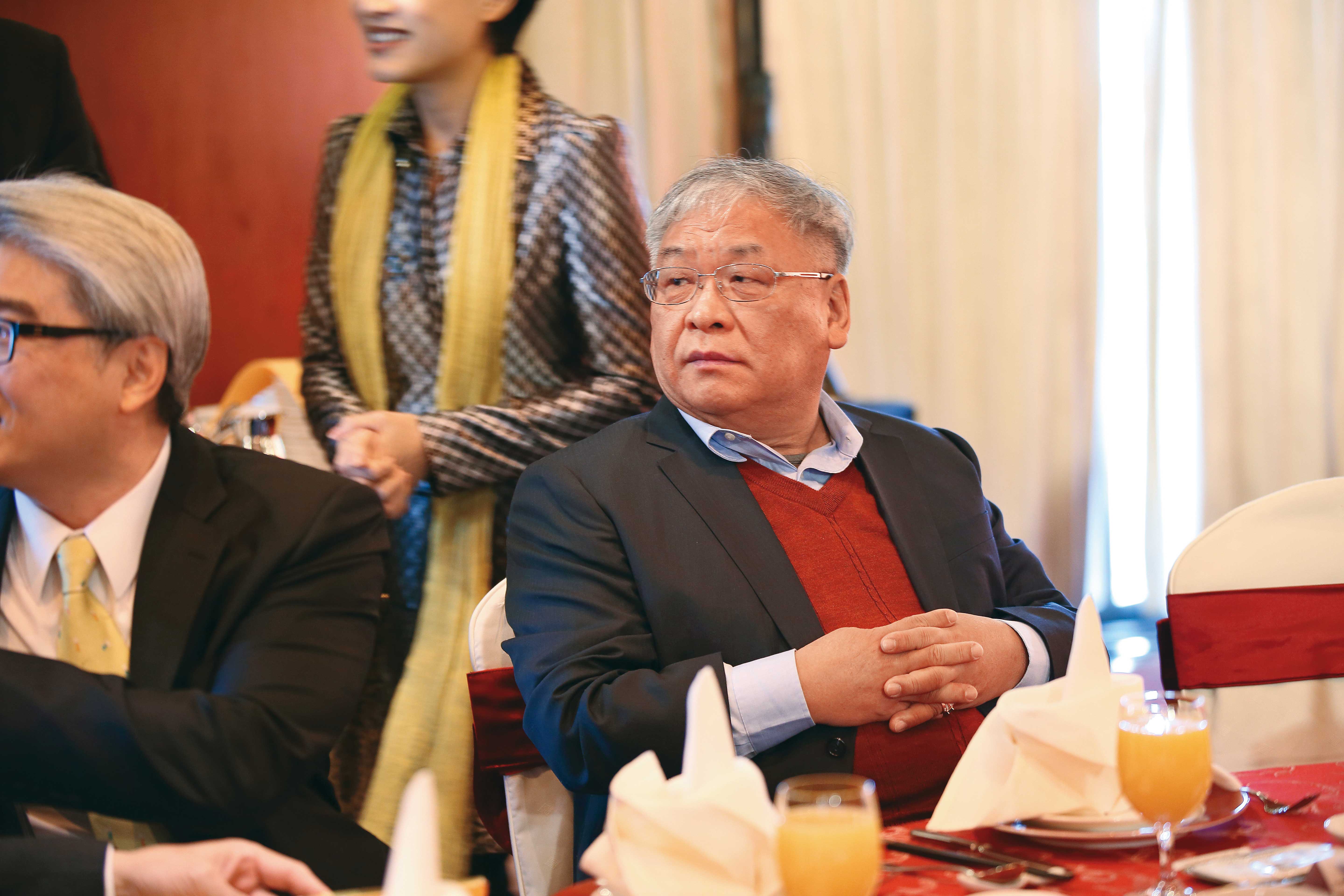 有線電視大亨、年代集團董事長練台生未表態支持蔡明忠的寬頻網路聯軍。