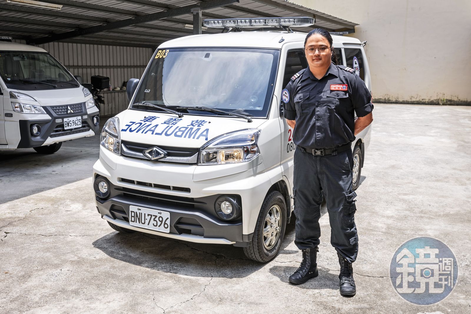 阮俊茗現職為急救員,在救護車公司擔任駕駛,目前正在準備護理師執照考試。(圖/鏡週刊提供)