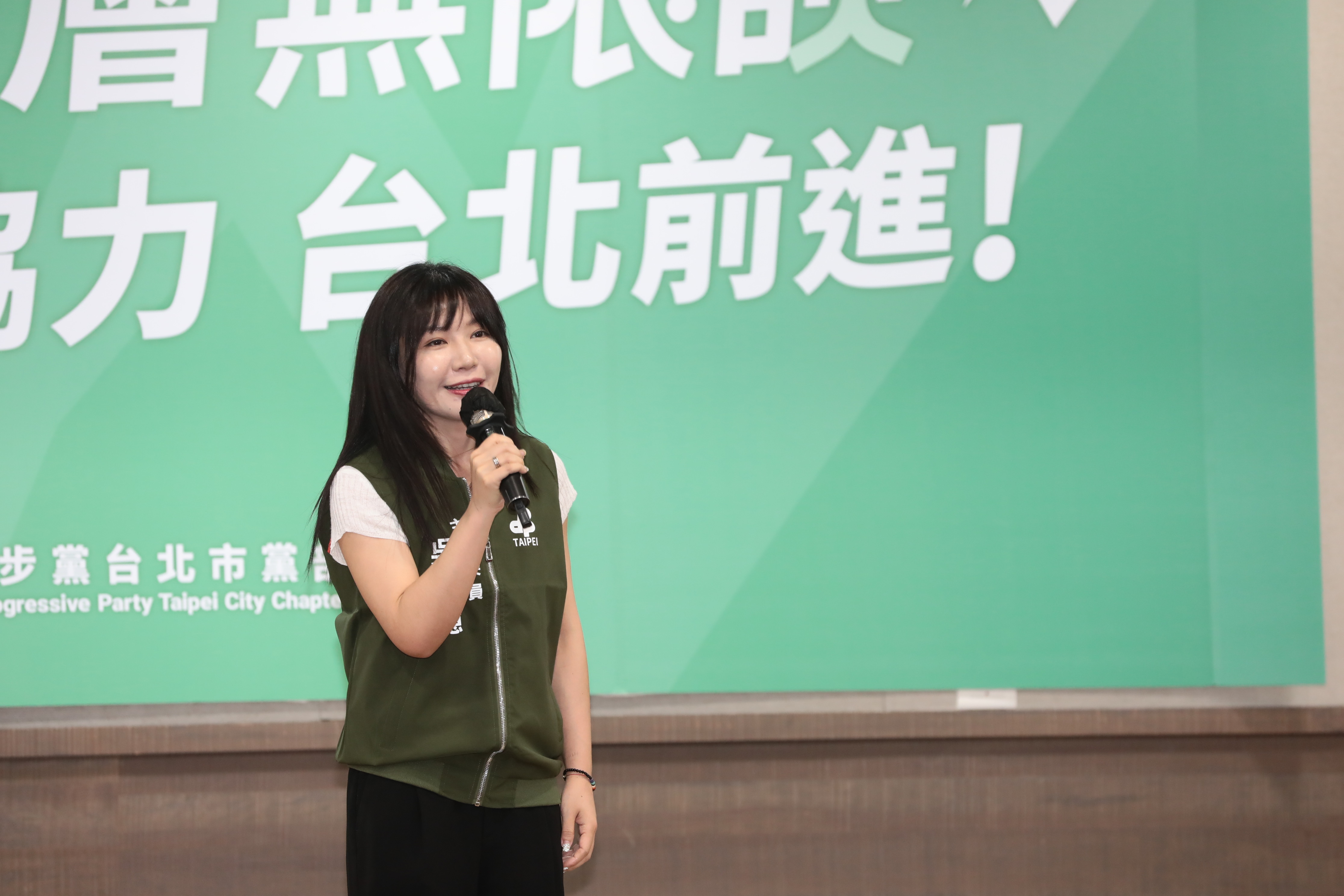 沈伯洋車掃爆「除名議員」跟隊爭議 吳沛憶喊話:認明民進黨提名4人