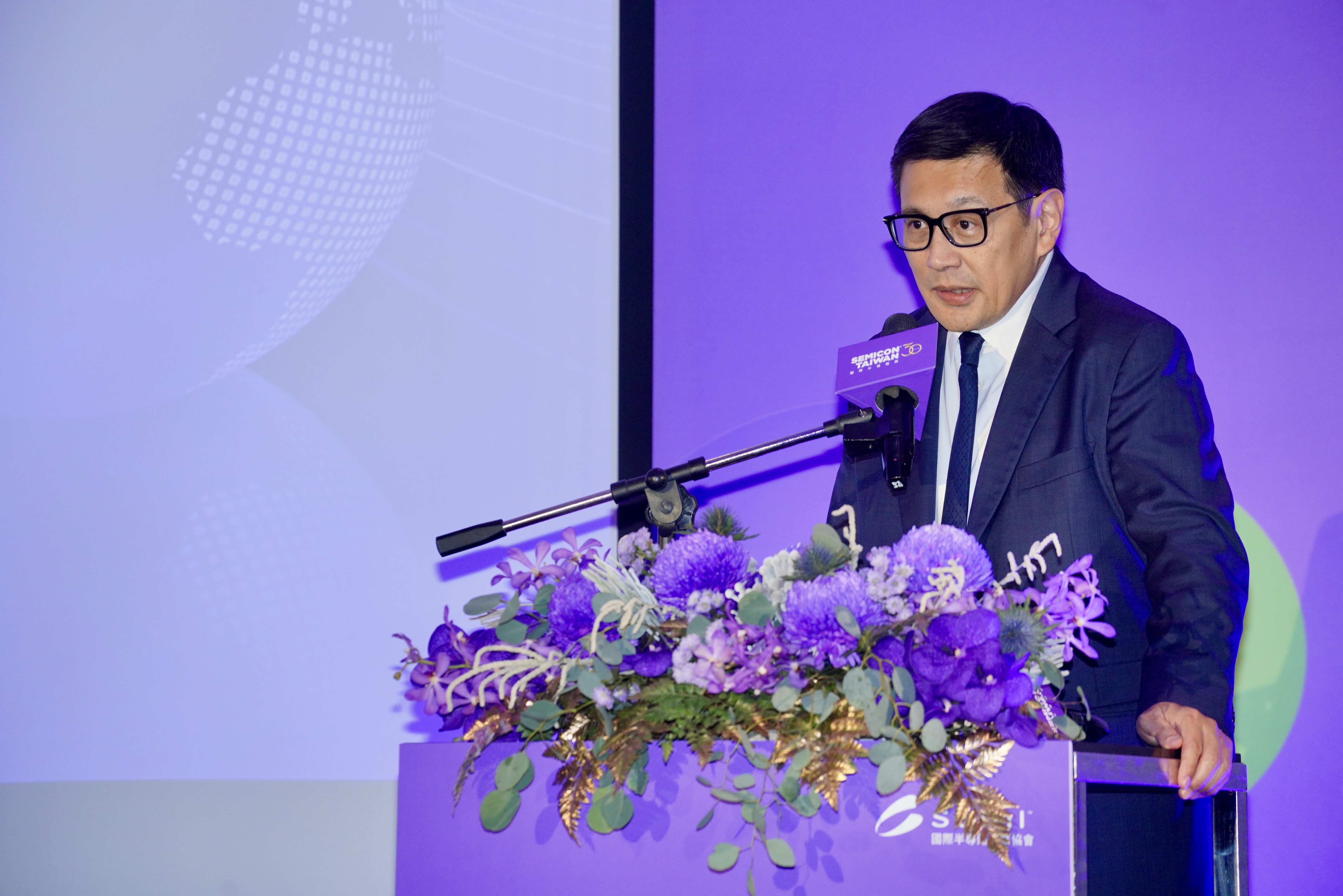 曹世綸表示，3DIC封裝技術有助突破單一晶片物理極限。