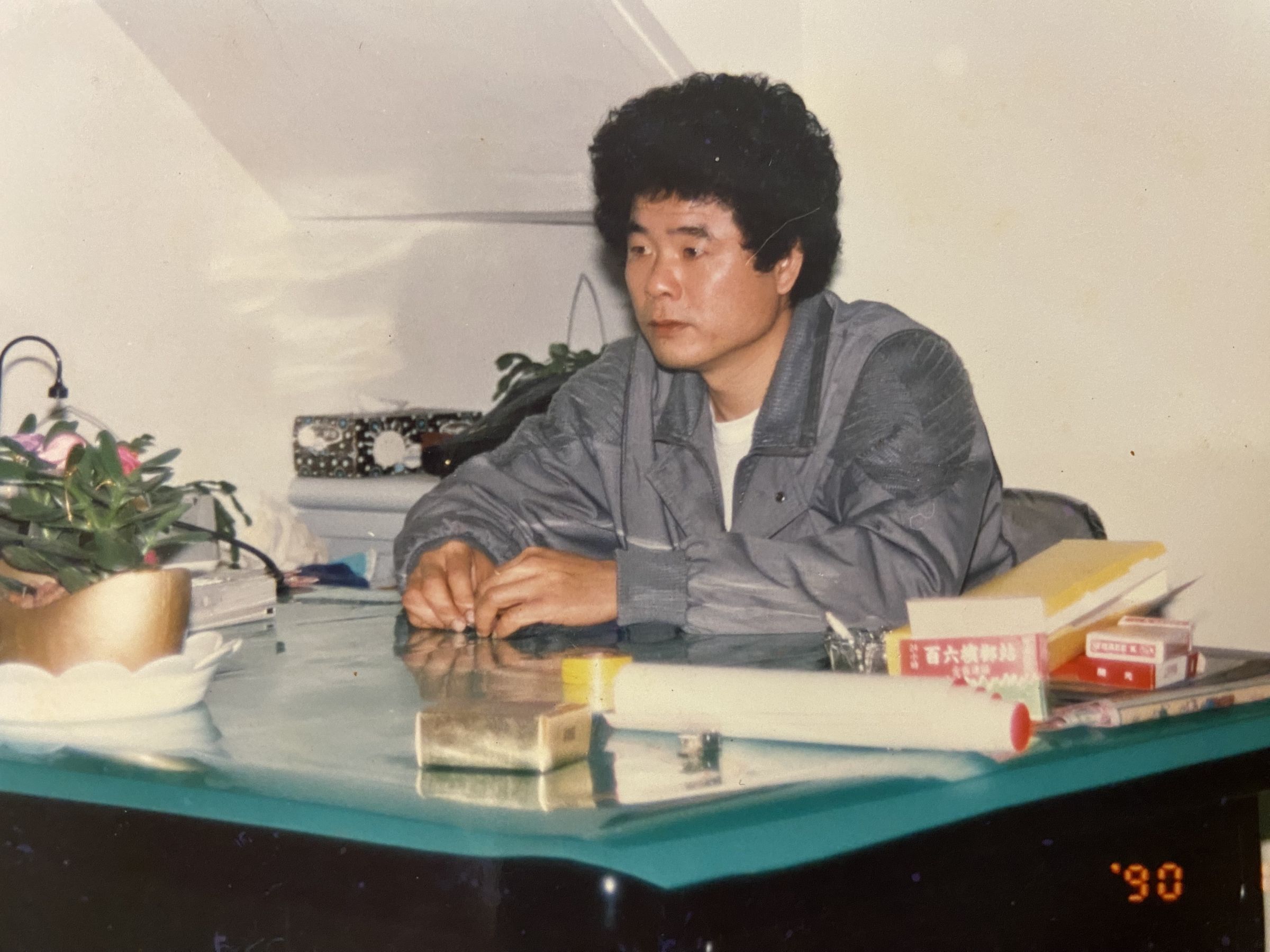 謝文旭家境清貧，19歲就當老闆，一路創業至今47年。（謝文旭提供）