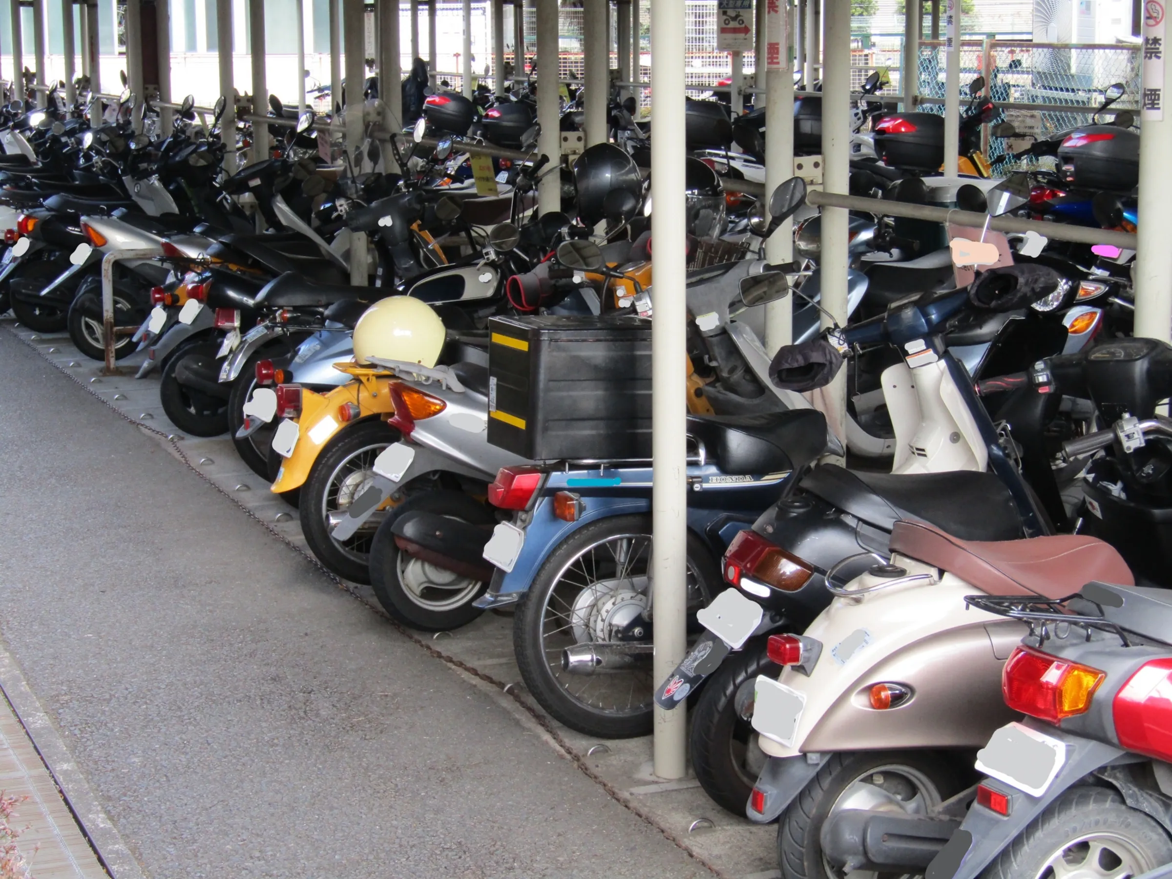 警方透露除非車體傾斜到擋住出路，否則不會刻意取締開罰。（示意圖，photoAC）