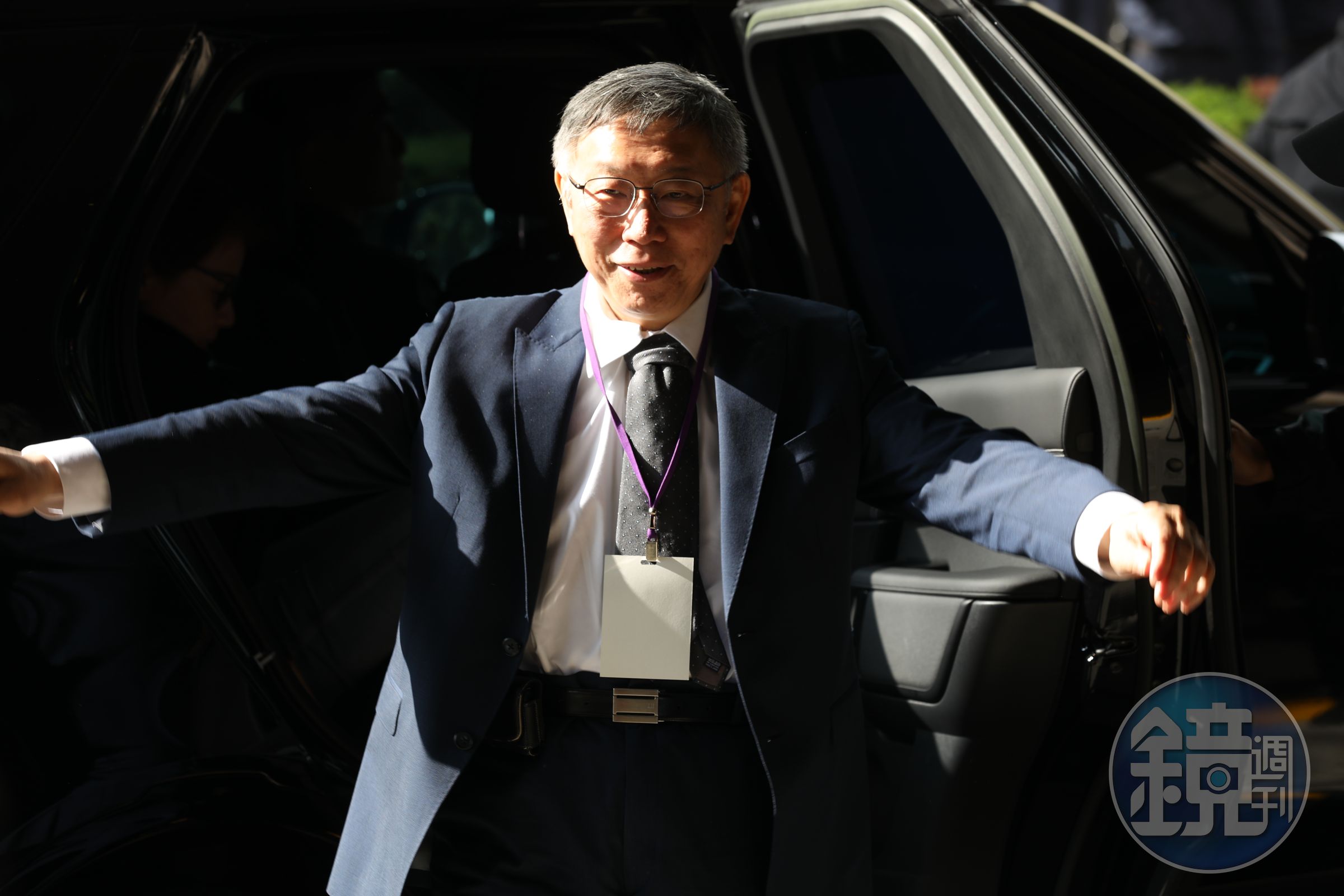 柯文哲率領的民眾黨成功搶下明年1月12日的凱道選前之夜路權，但前3天的準備期都被民進黨包下，成為一大挑戰。