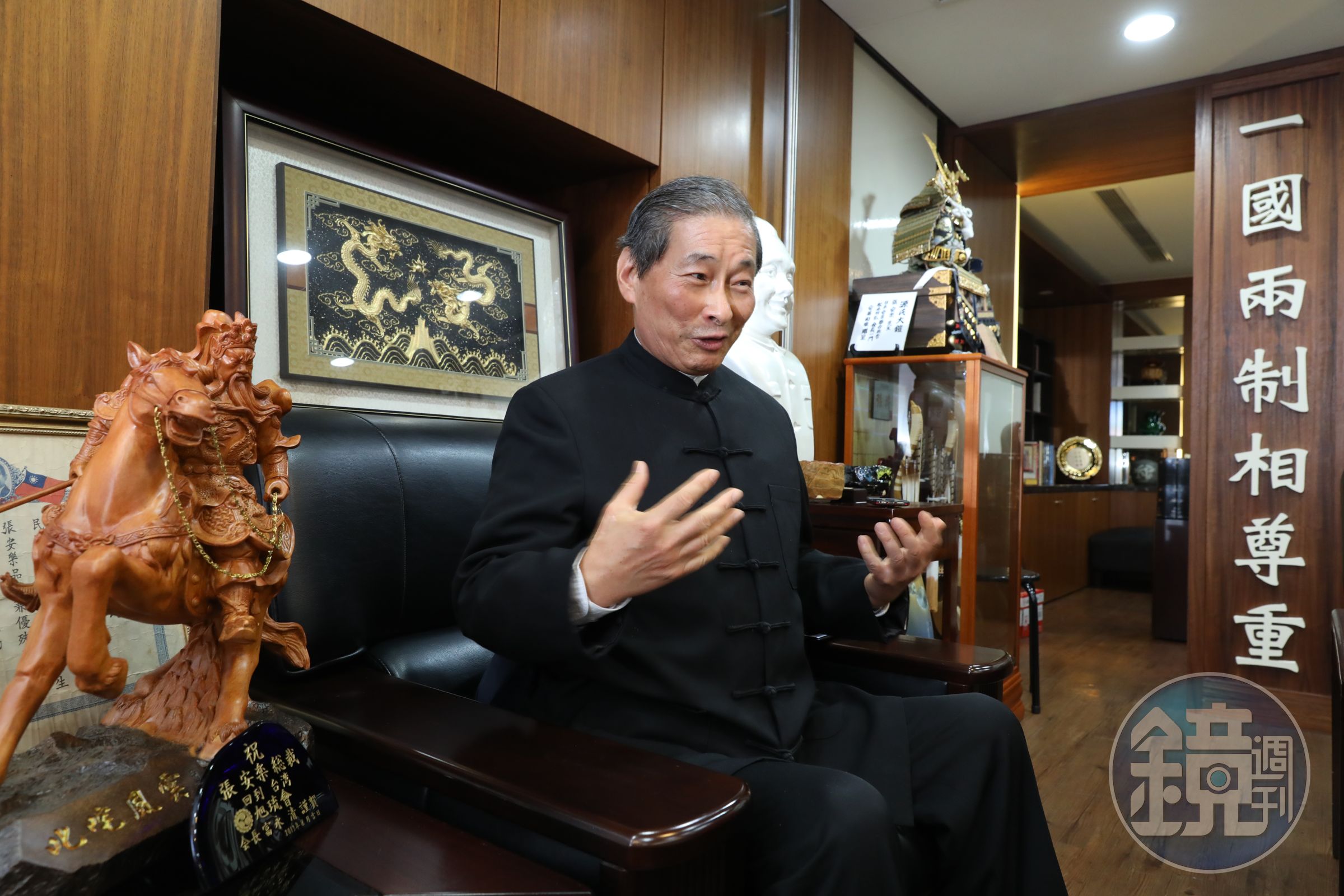「白狼」張安樂日前宣稱,自己和南部兩大公廟談妥,若兩岸開戰會打開廟建立和平區。(本刊資料照)