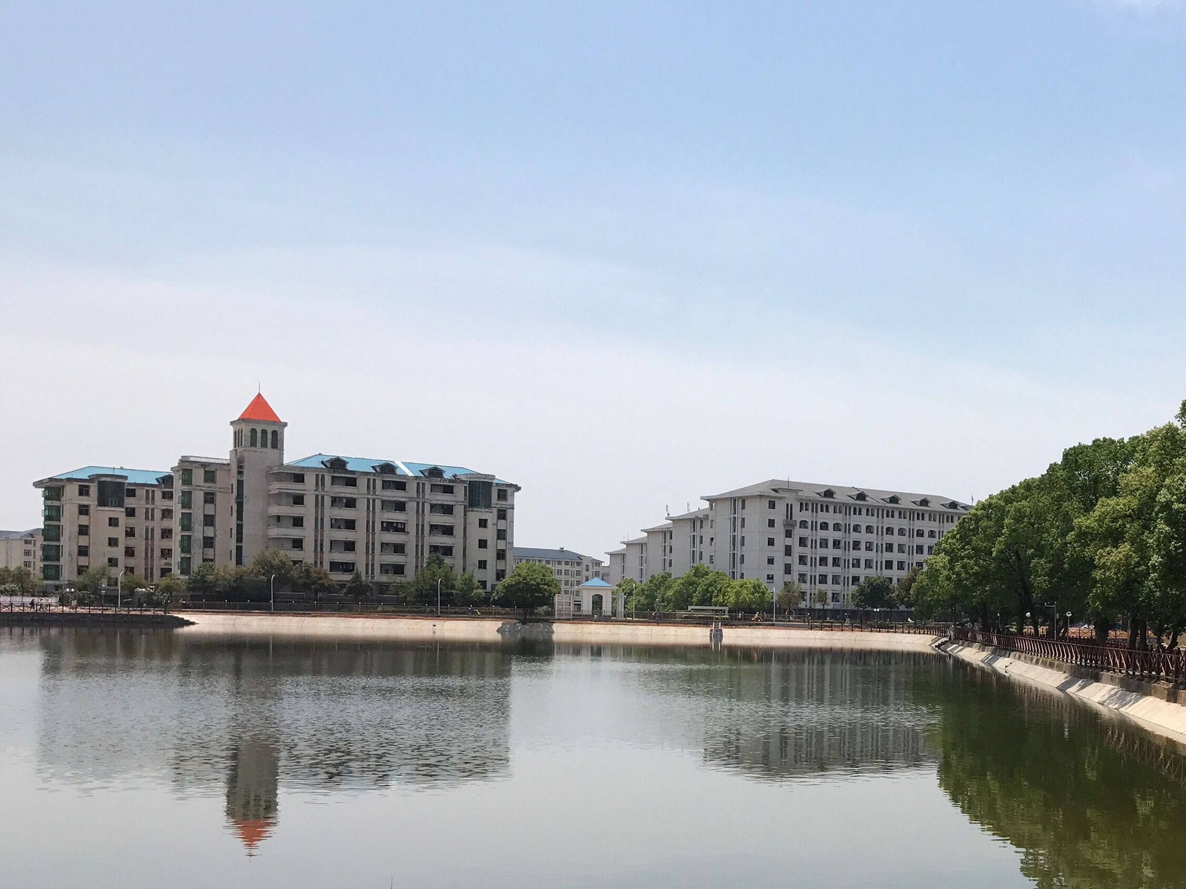 在中國湖南湘潭大學,傳出有一名研究生因偷拿外送餐點遭下毒殺害,同寢室友有重大嫌疑,已被依法刑事拘留。(翻攝自湘潭大學)