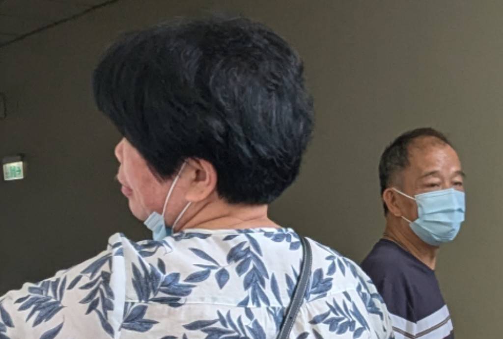 蕭的父母也出庭關心。