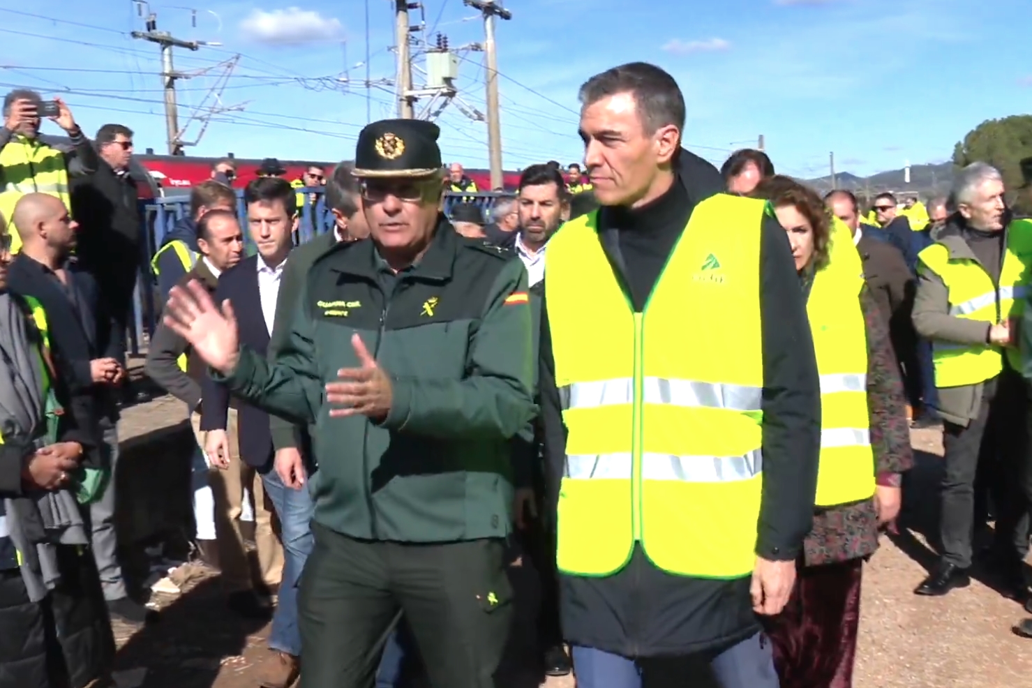 西班牙總理桑傑士親赴現場視察，全案正由西班牙鐵路事故調查委員會深入調查中。（翻攝自@desdelamoncloa X）