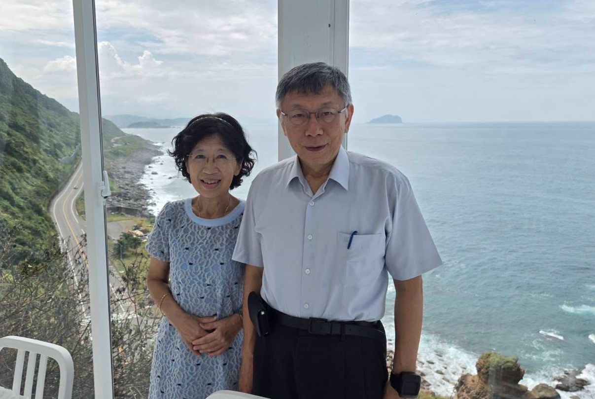 陳佩琪上週五到執行署台北分署申訴,希望能討回退休金。(翻攝自陳佩琪Peggy臉書)