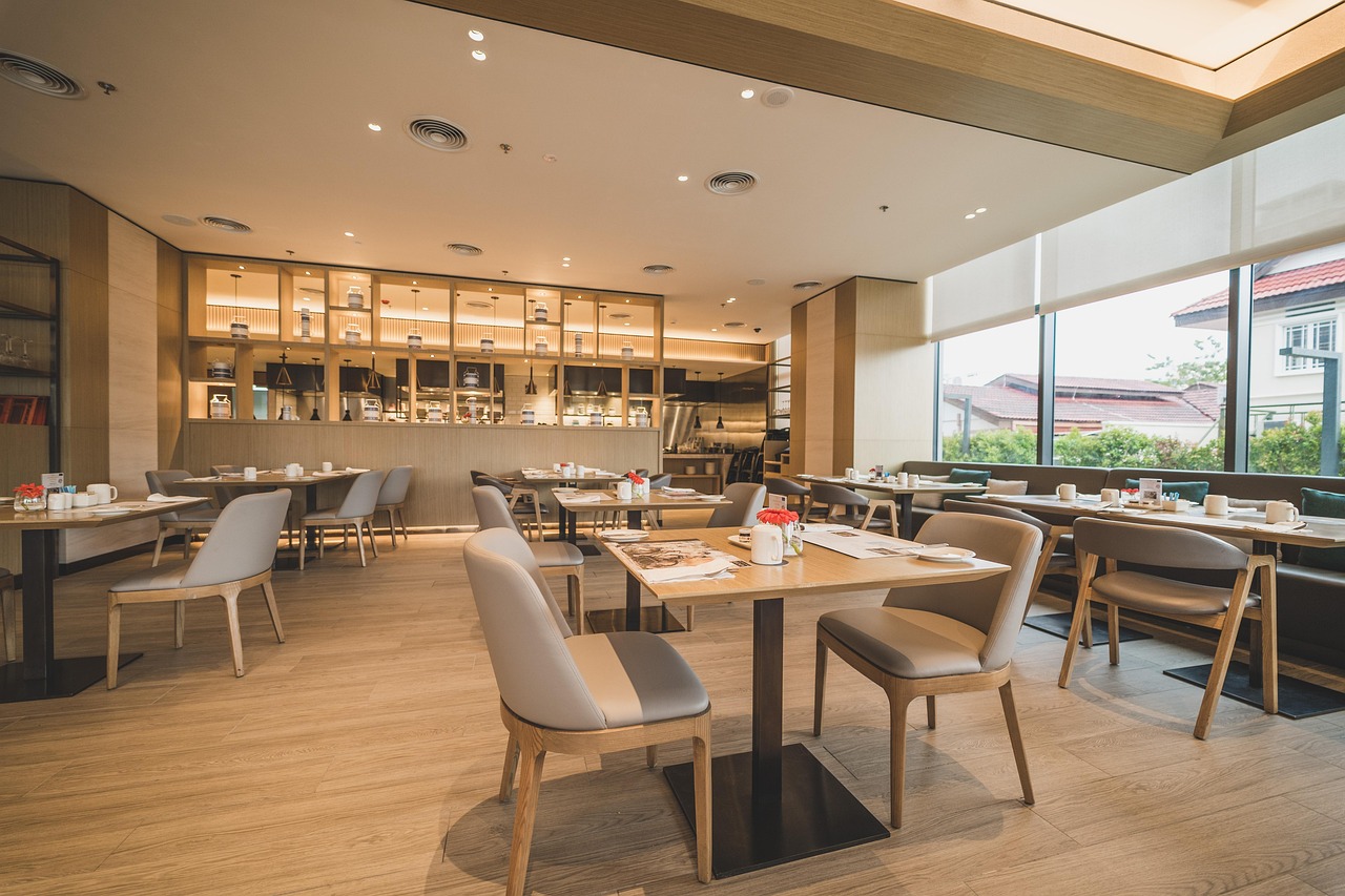 網友揭露業者常利用熟成、健康等關鍵字加入菜名順勢漲價。（示意圖，pixabay）