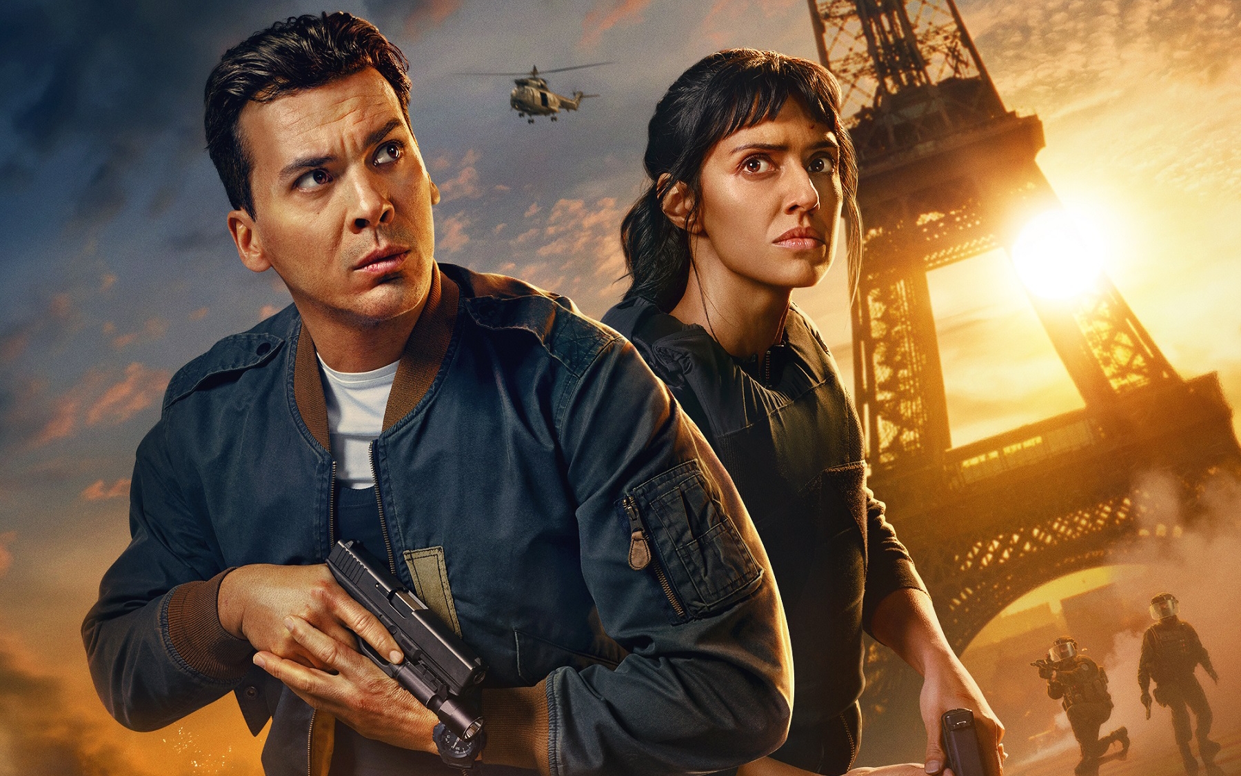 泰菲克傑拉布（左）與瑞圖艾莉亞（右）組成了英法聯軍，在《全面攻佔：巴黎救援》痛擊恐怖攻擊。（CATCHPLAY+提供）