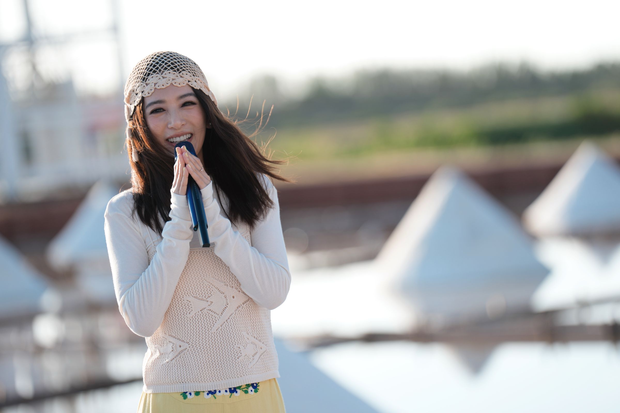 Hebe田馥甄一連兩天在台南井仔腳鹽田展開「田調」Live in Life野地小巡演。（何樂音樂提供）