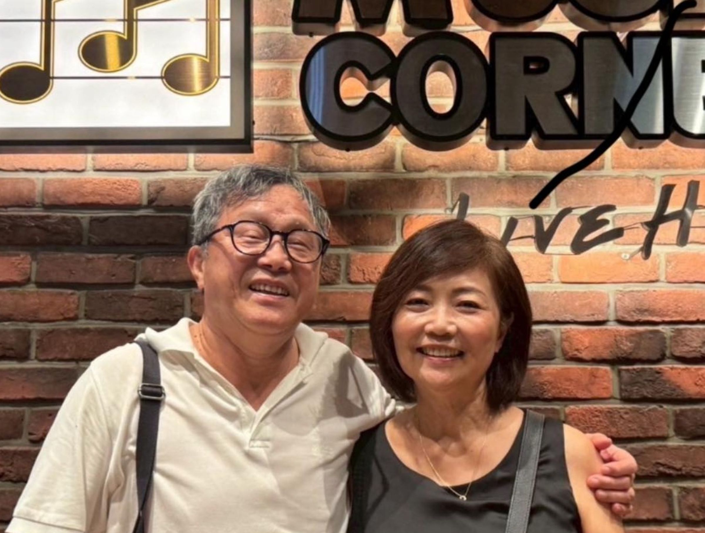 謝志偉常被問為何不染髮,他做出回應。(翻攝謝志偉臉書)