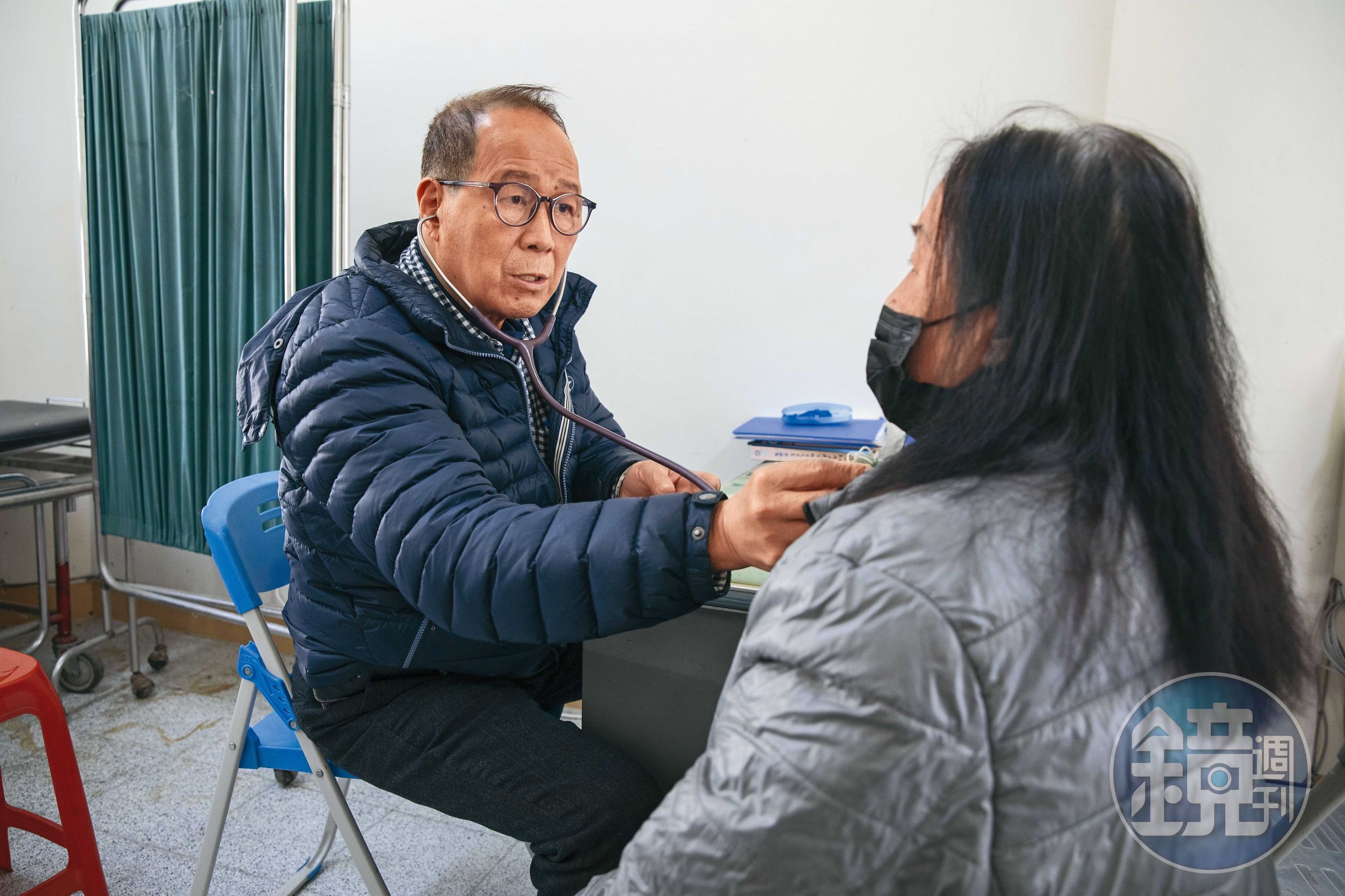賴力行精通泰雅族語、賽德克族語、日文等,中文較不流利的部落長輩都喜歡找他看病
